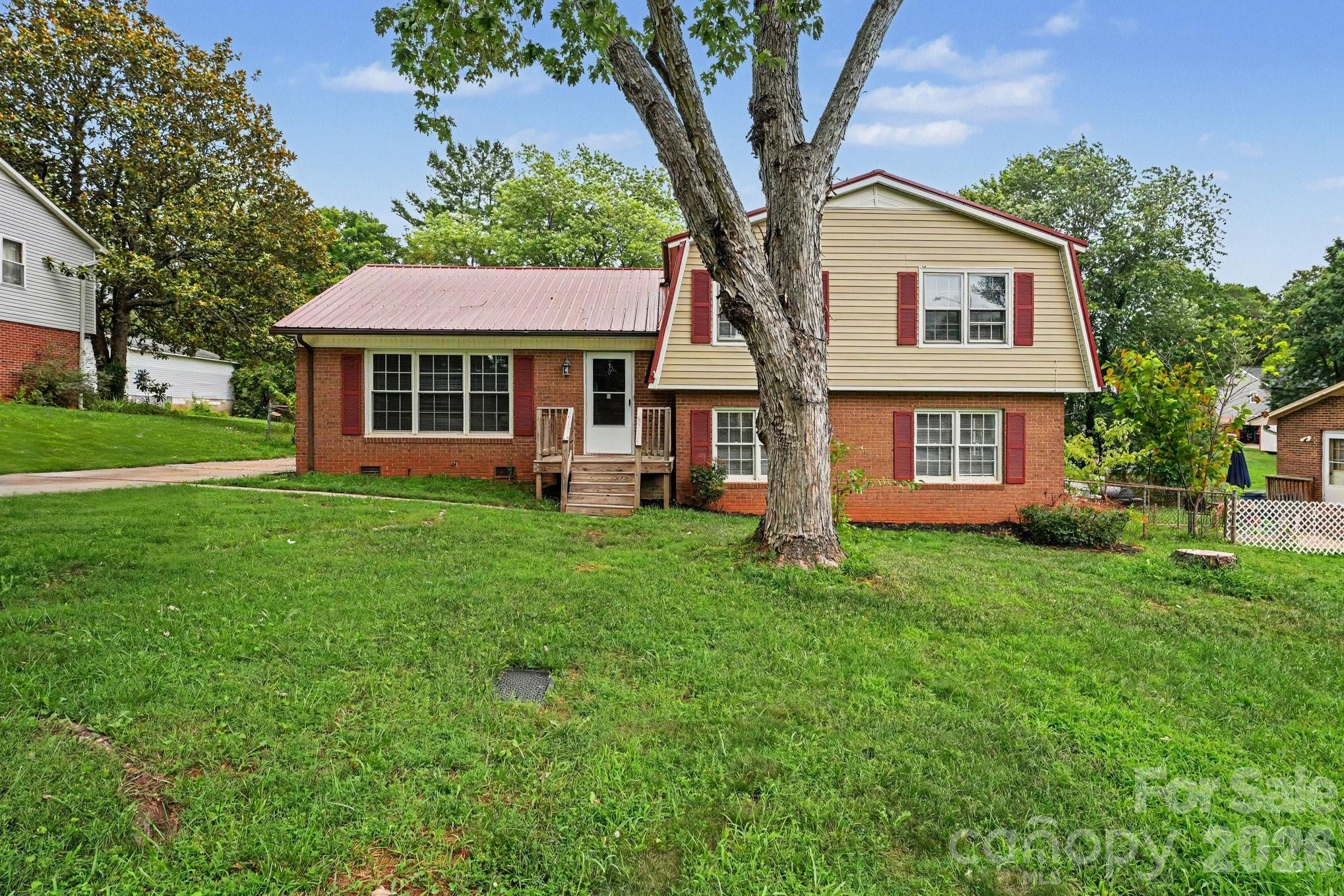 630 Colonial Drive — Statesville