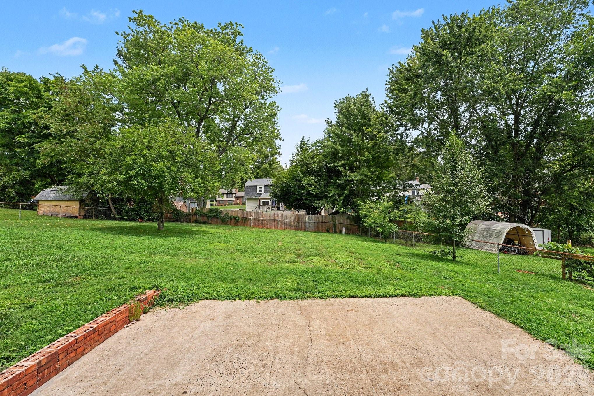 630 Colonial Drive — Statesville