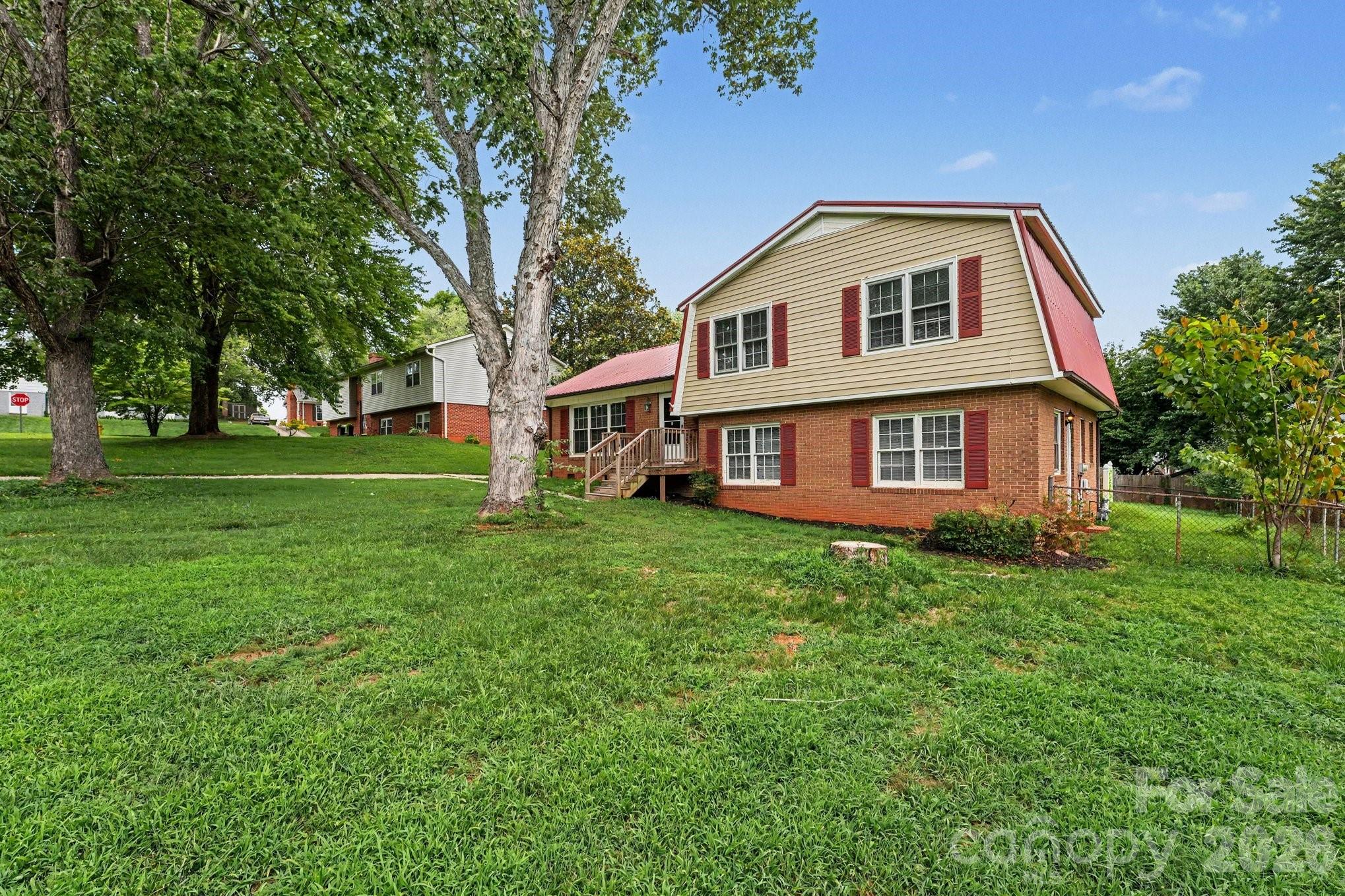 630 Colonial Drive — Statesville