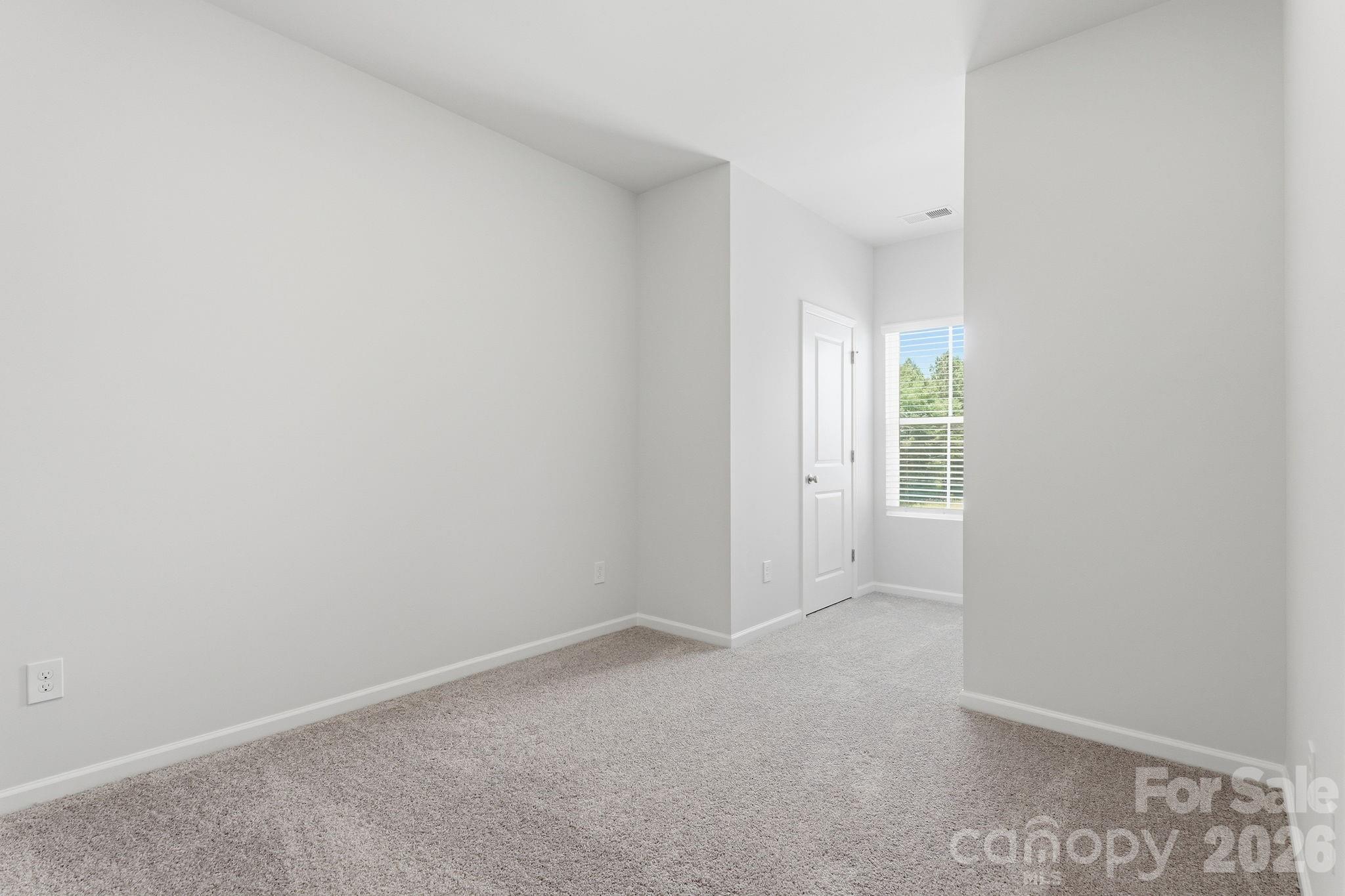 4632 Lakeview Road — Charlotte