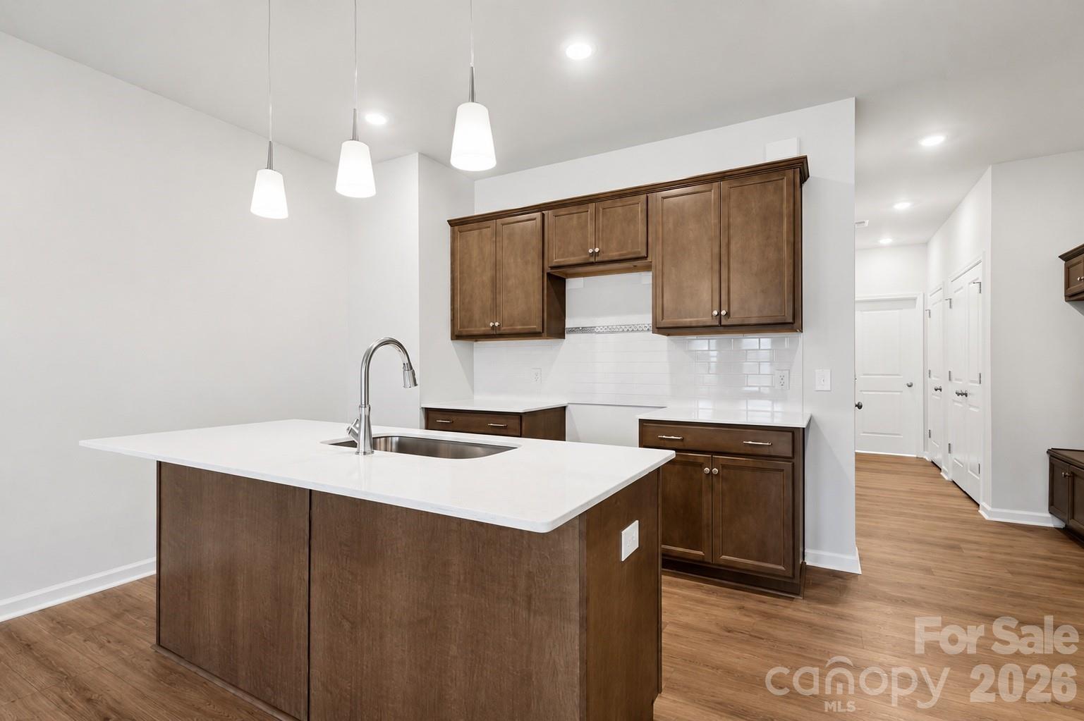 4632 Lakeview Road — Charlotte
