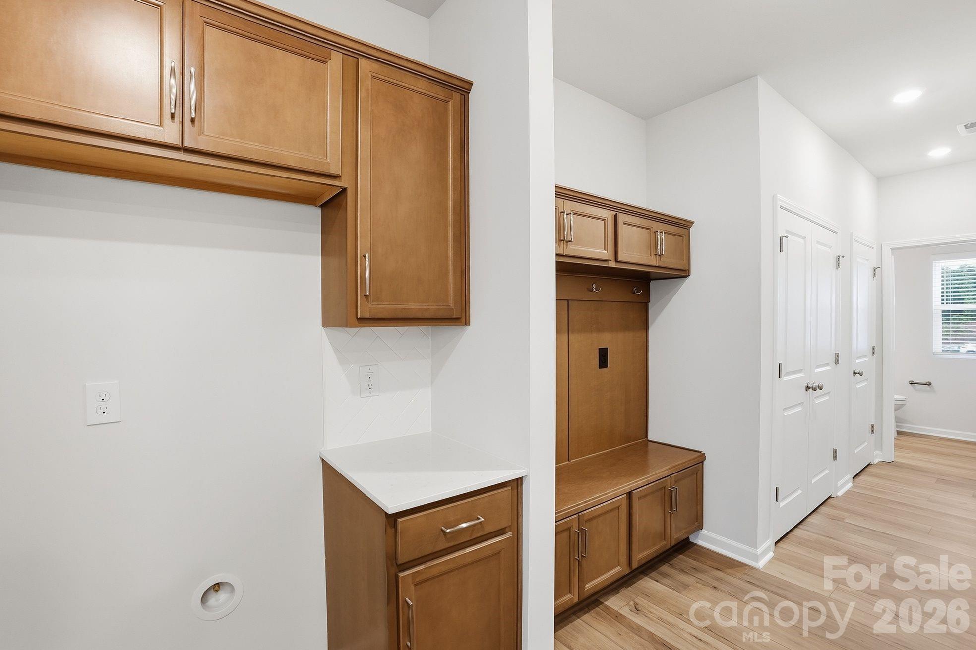 4632 Lakeview Road — Charlotte