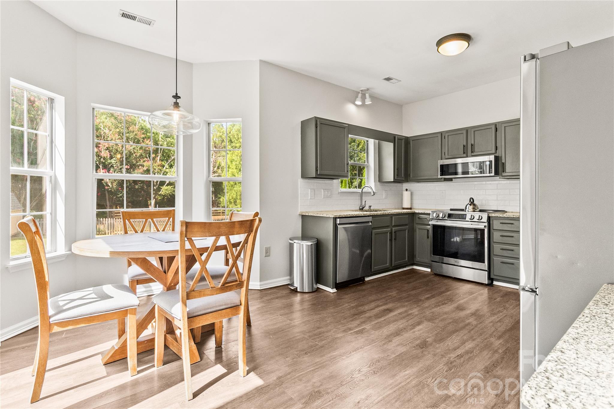 12321 Sparkling Way — Huntersville