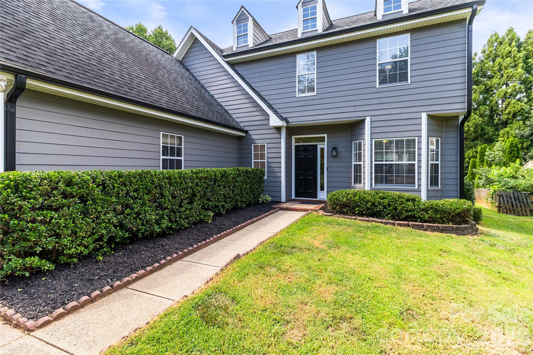 12321 Sparkling Way — Huntersville