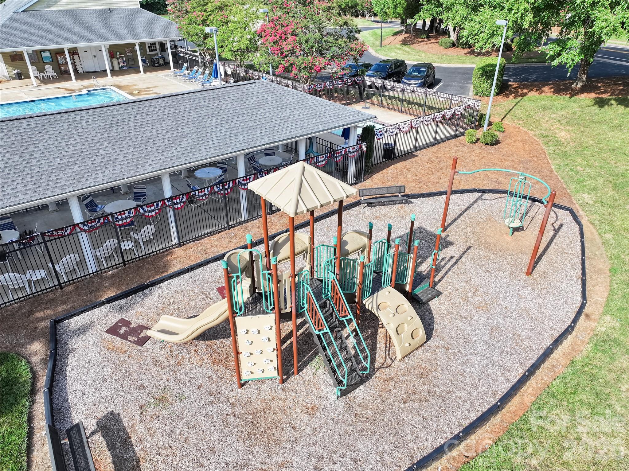 12321 Sparkling Way — Huntersville