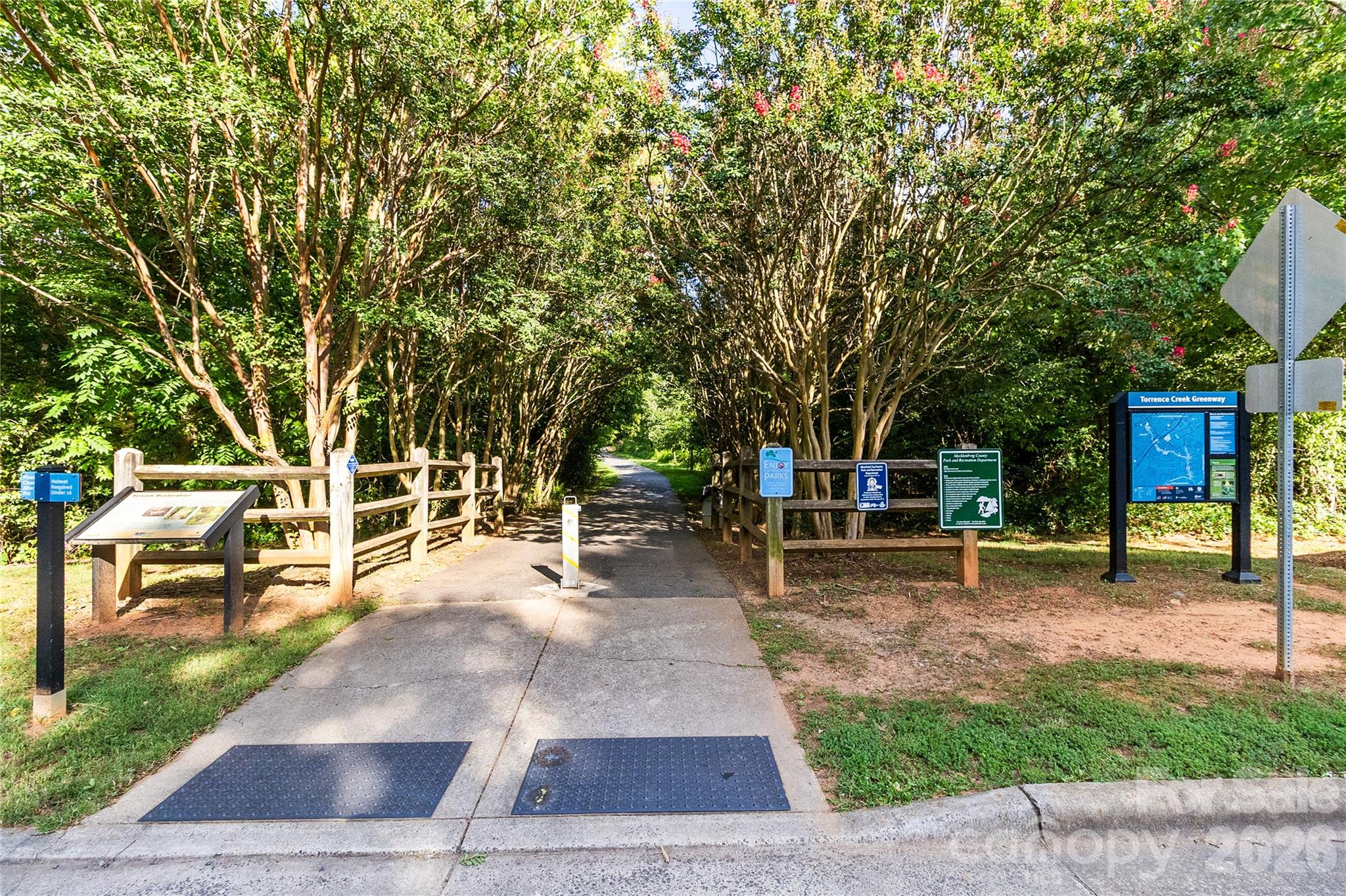 12321 Sparkling Way — Huntersville