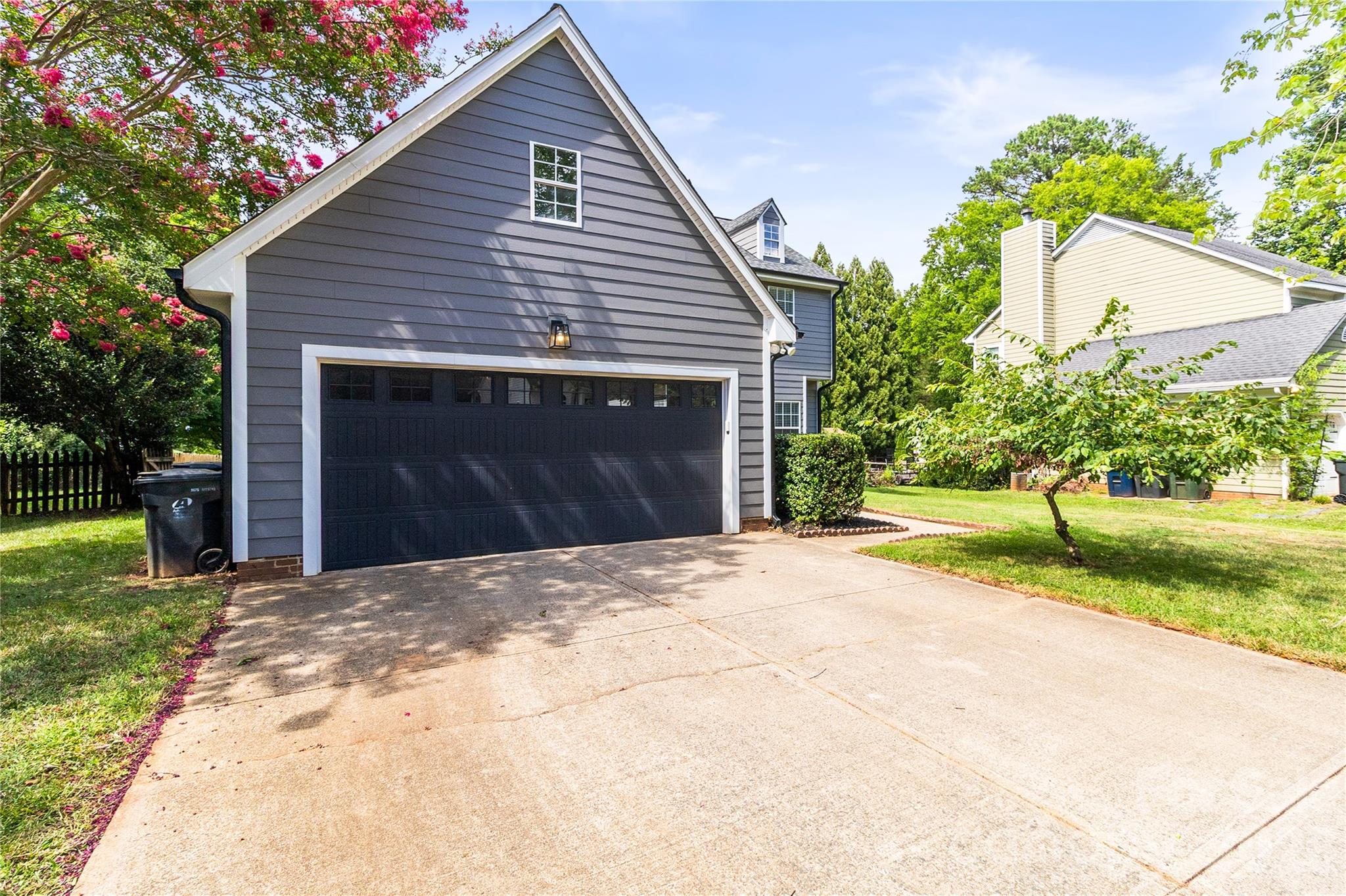 12321 Sparkling Way — Huntersville
