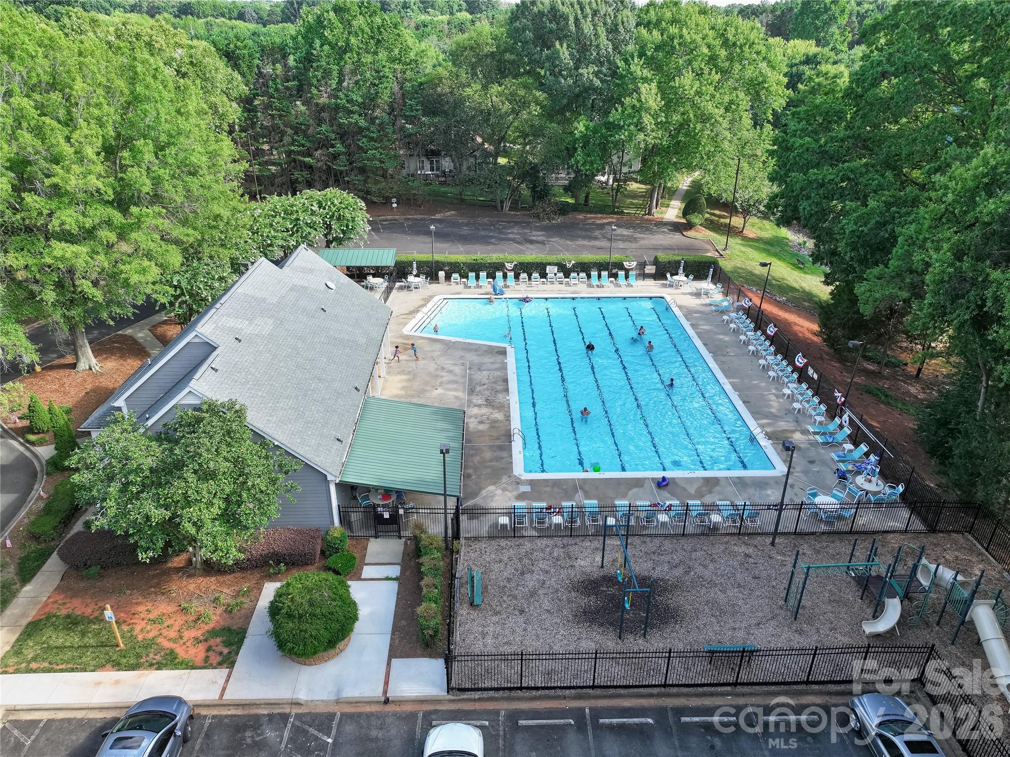 12321 Sparkling Way — Huntersville