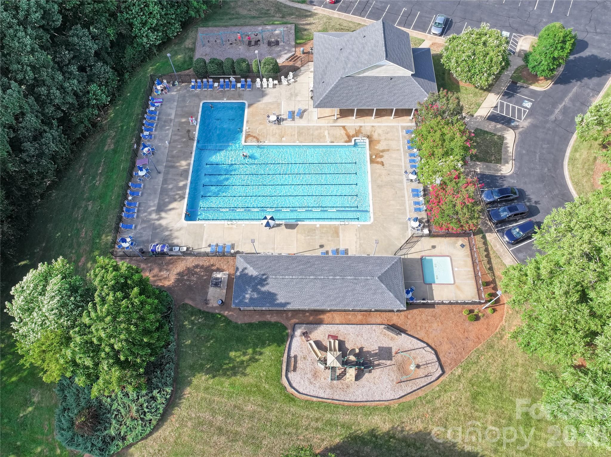 12321 Sparkling Way — Huntersville