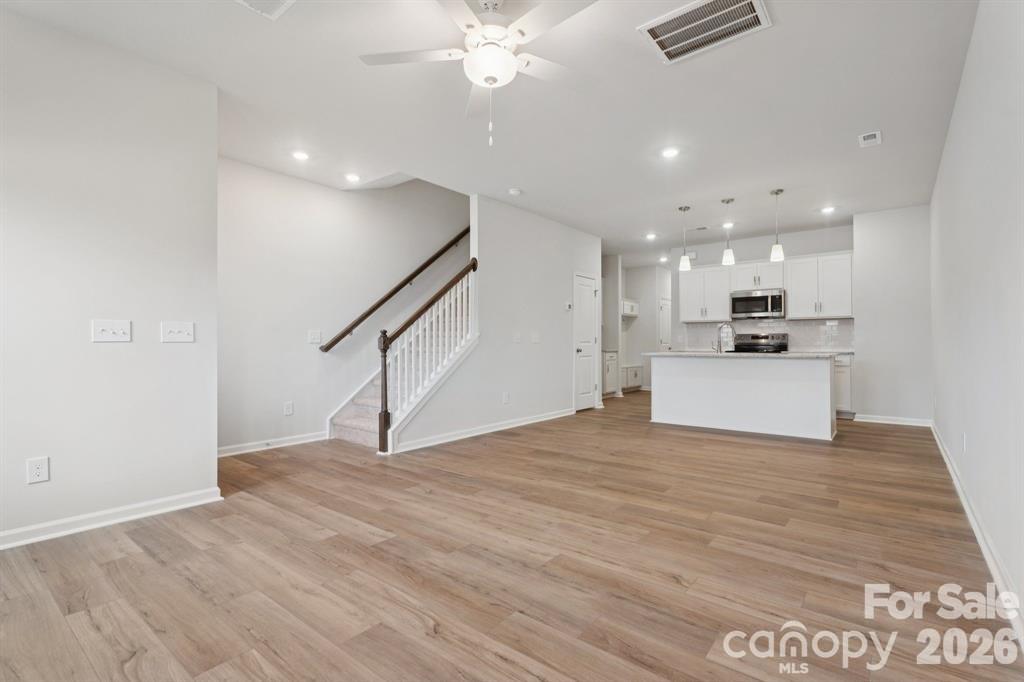 4628 Lakeview Road — Charlotte