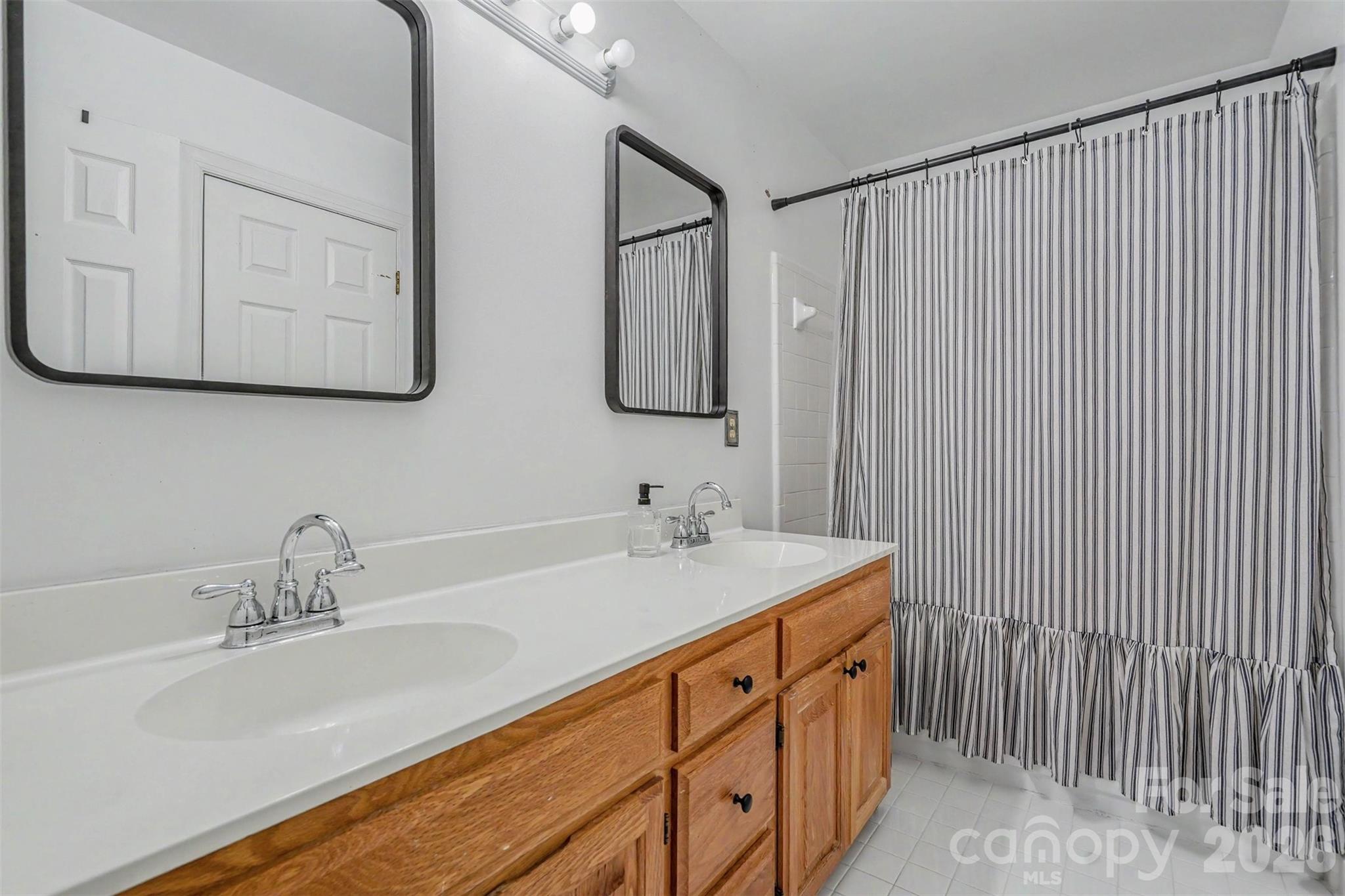 7024 Rothmore Street — Charlotte