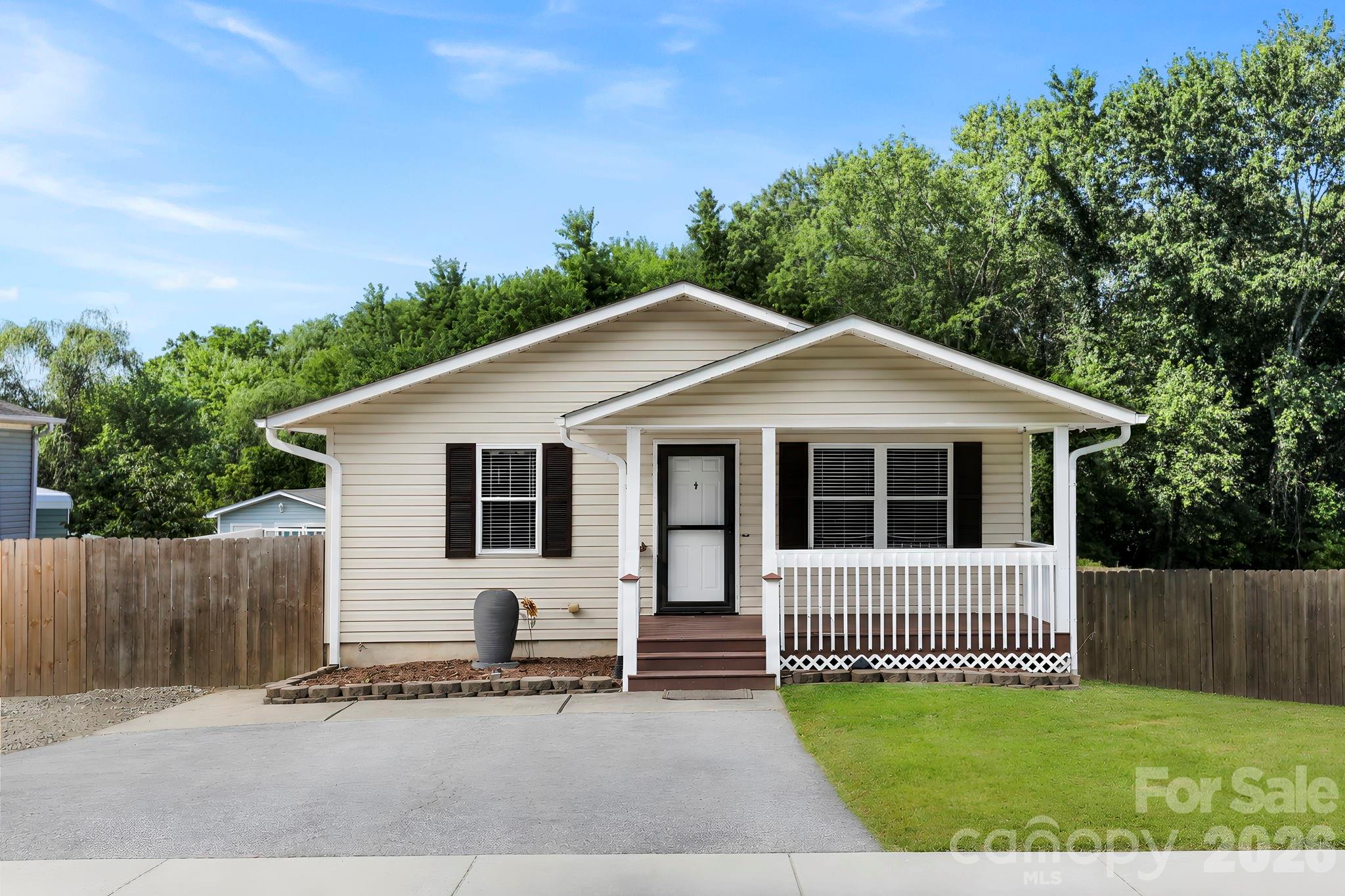 51 Kay Thomas Drive — Hendersonville