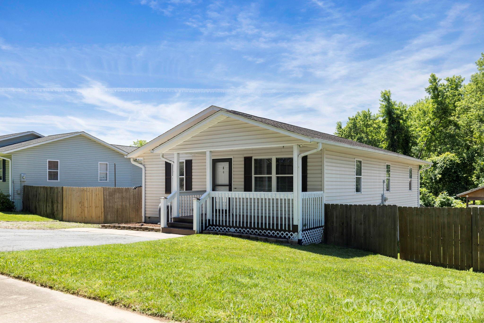 51 Kay Thomas Drive — Hendersonville