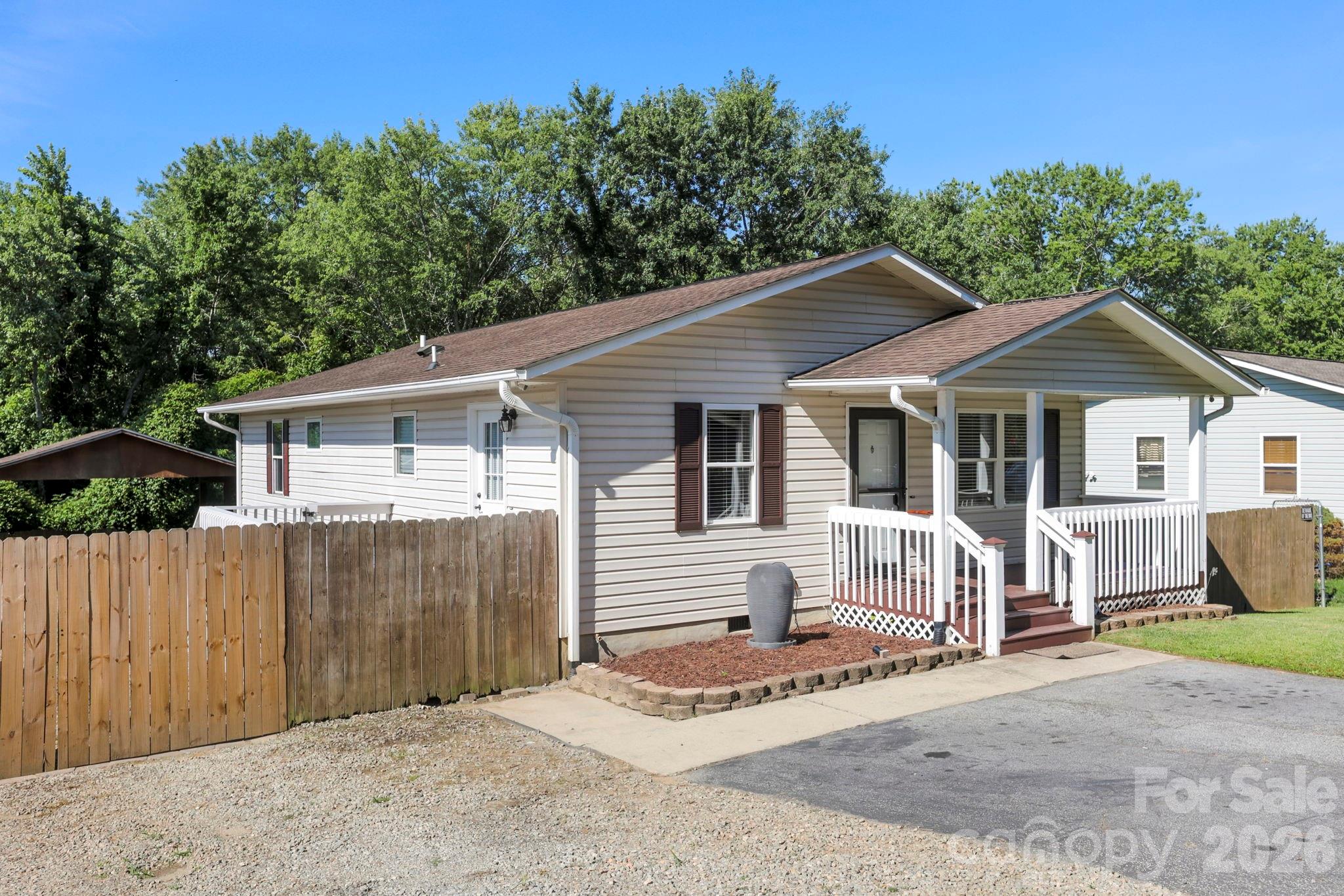 51 Kay Thomas Drive — Hendersonville