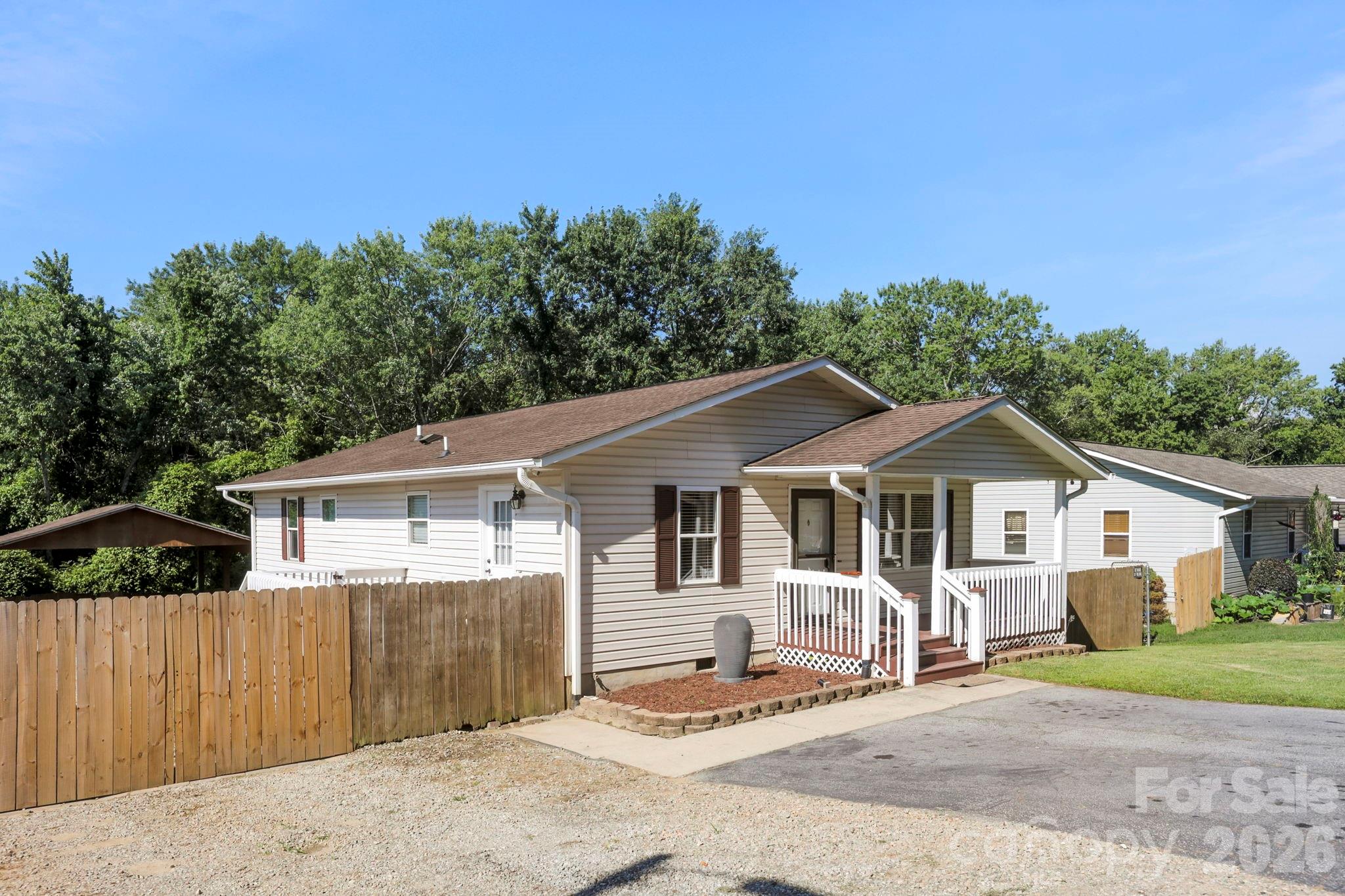 51 Kay Thomas Drive — Hendersonville