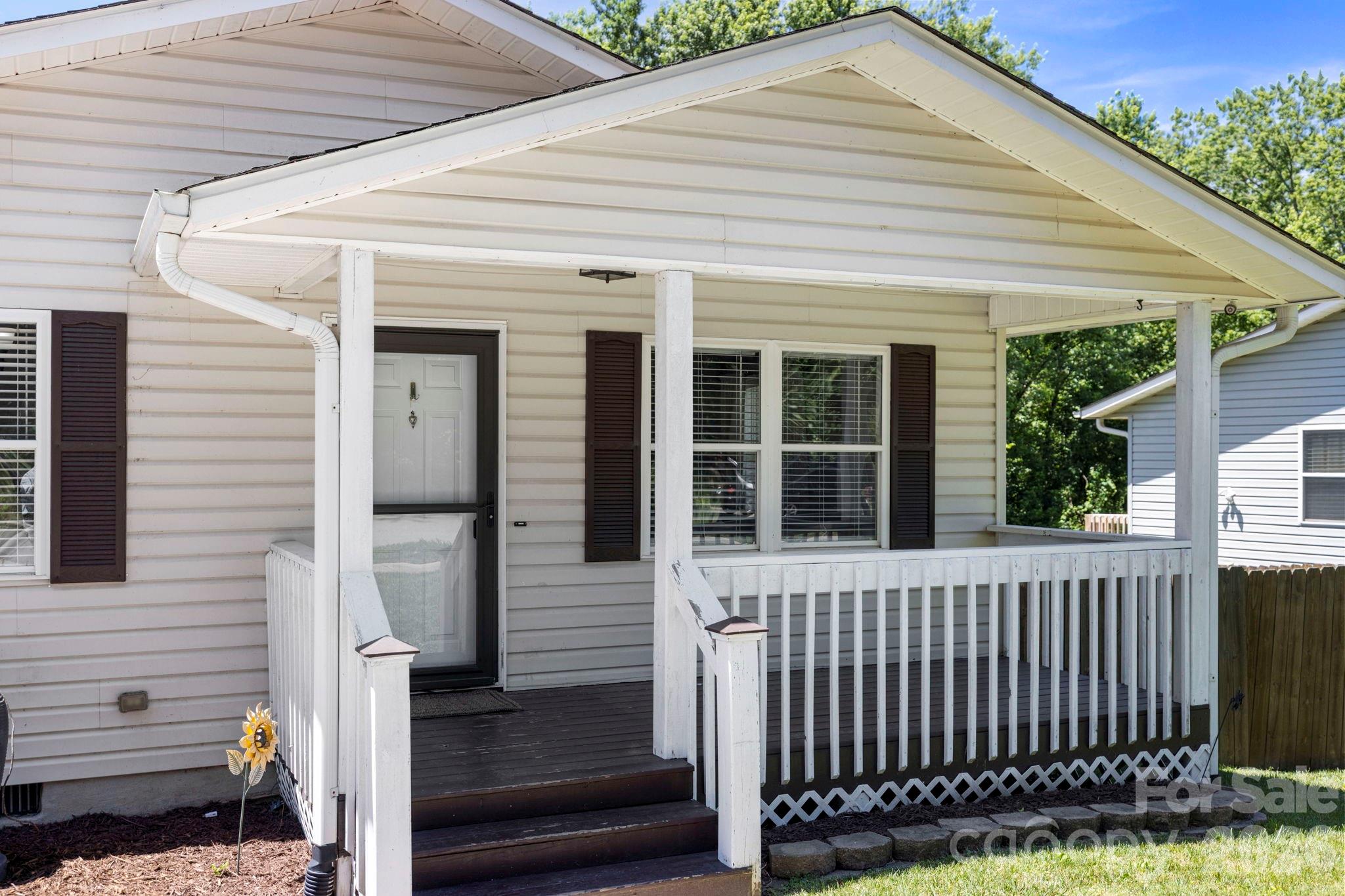 51 Kay Thomas Drive — Hendersonville