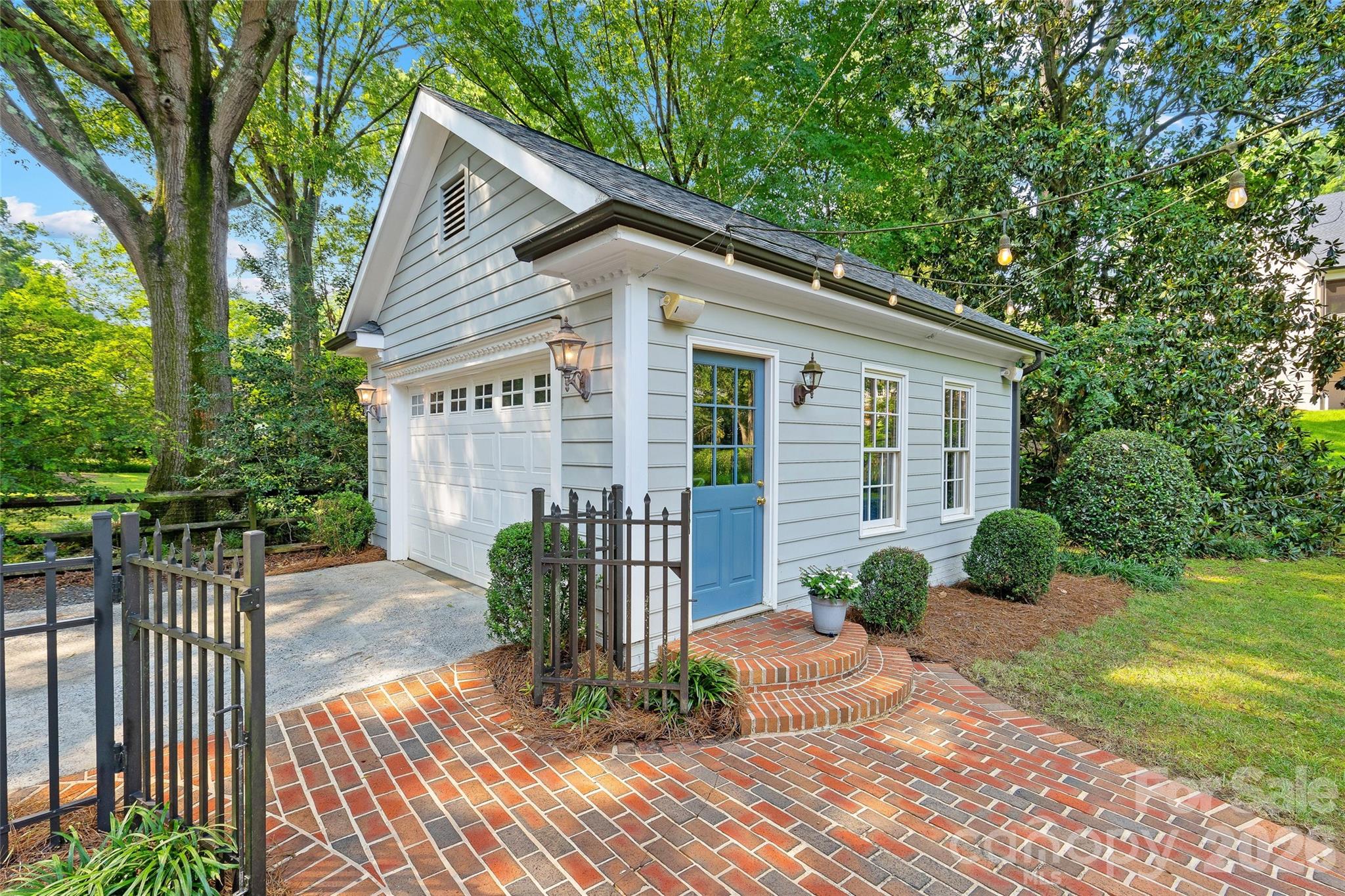 2501 Valencia Terrace — Charlotte