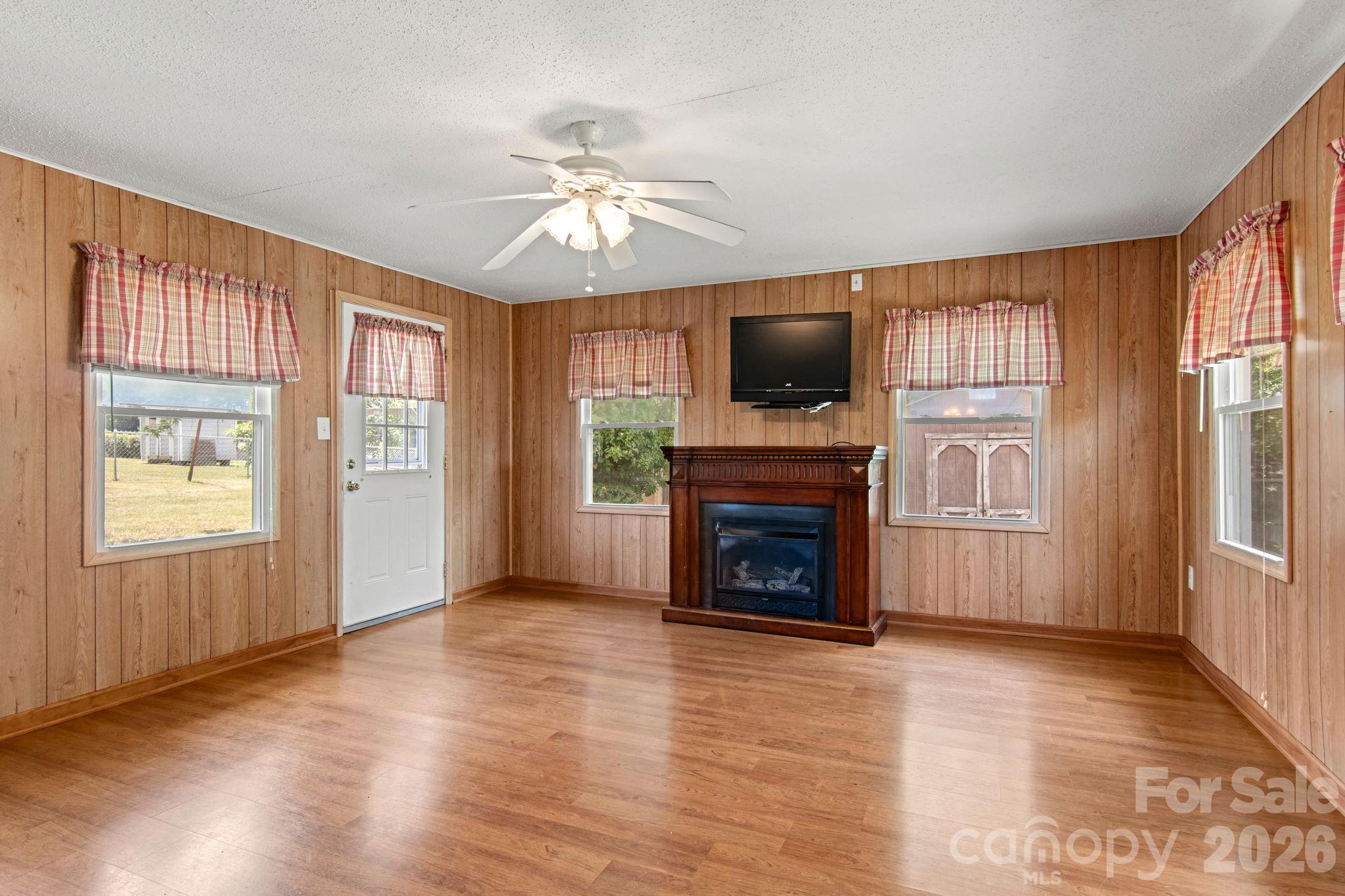 307 Somerset Drive — Kings Mountain