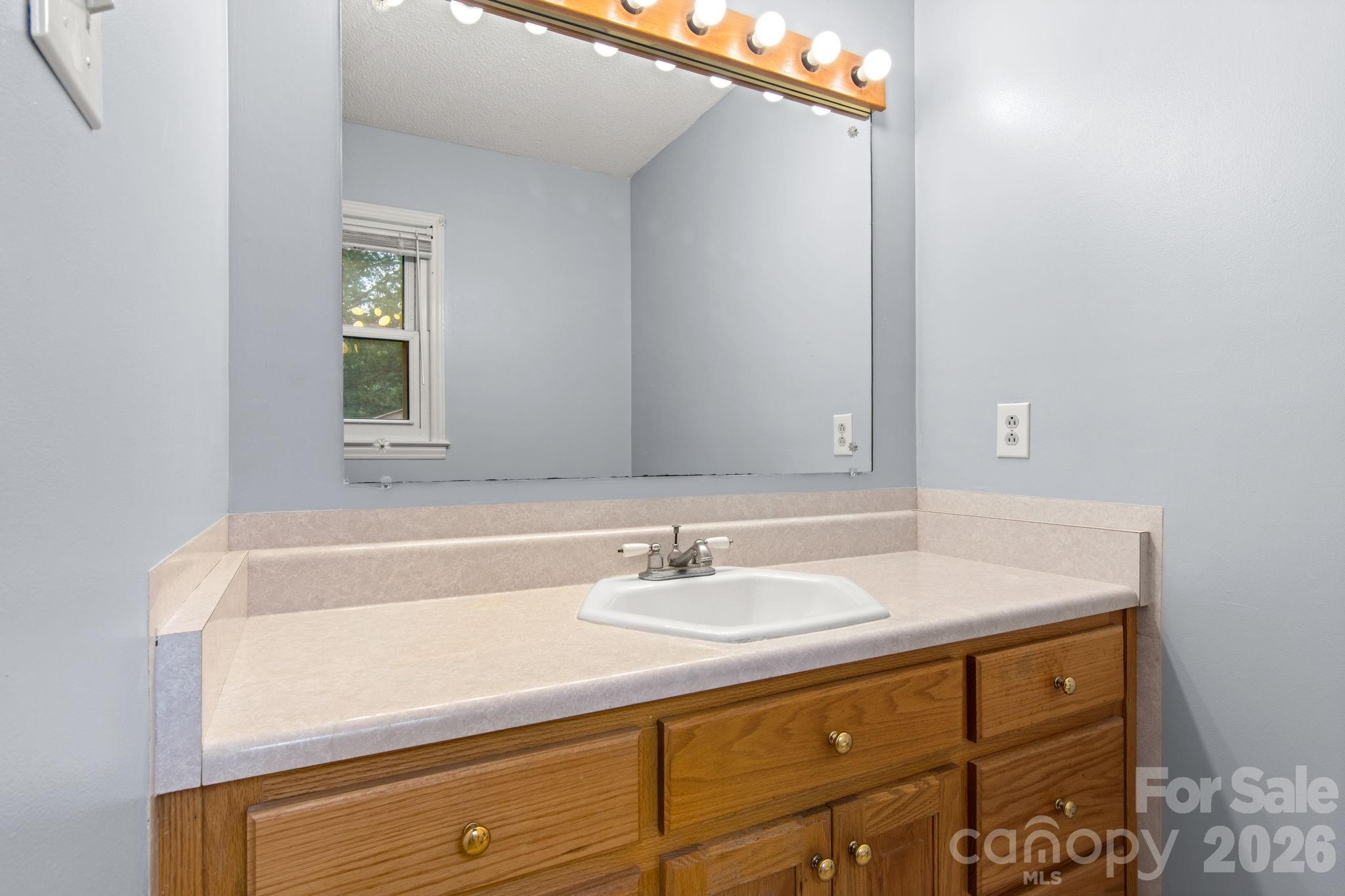 307 Somerset Drive — Kings Mountain