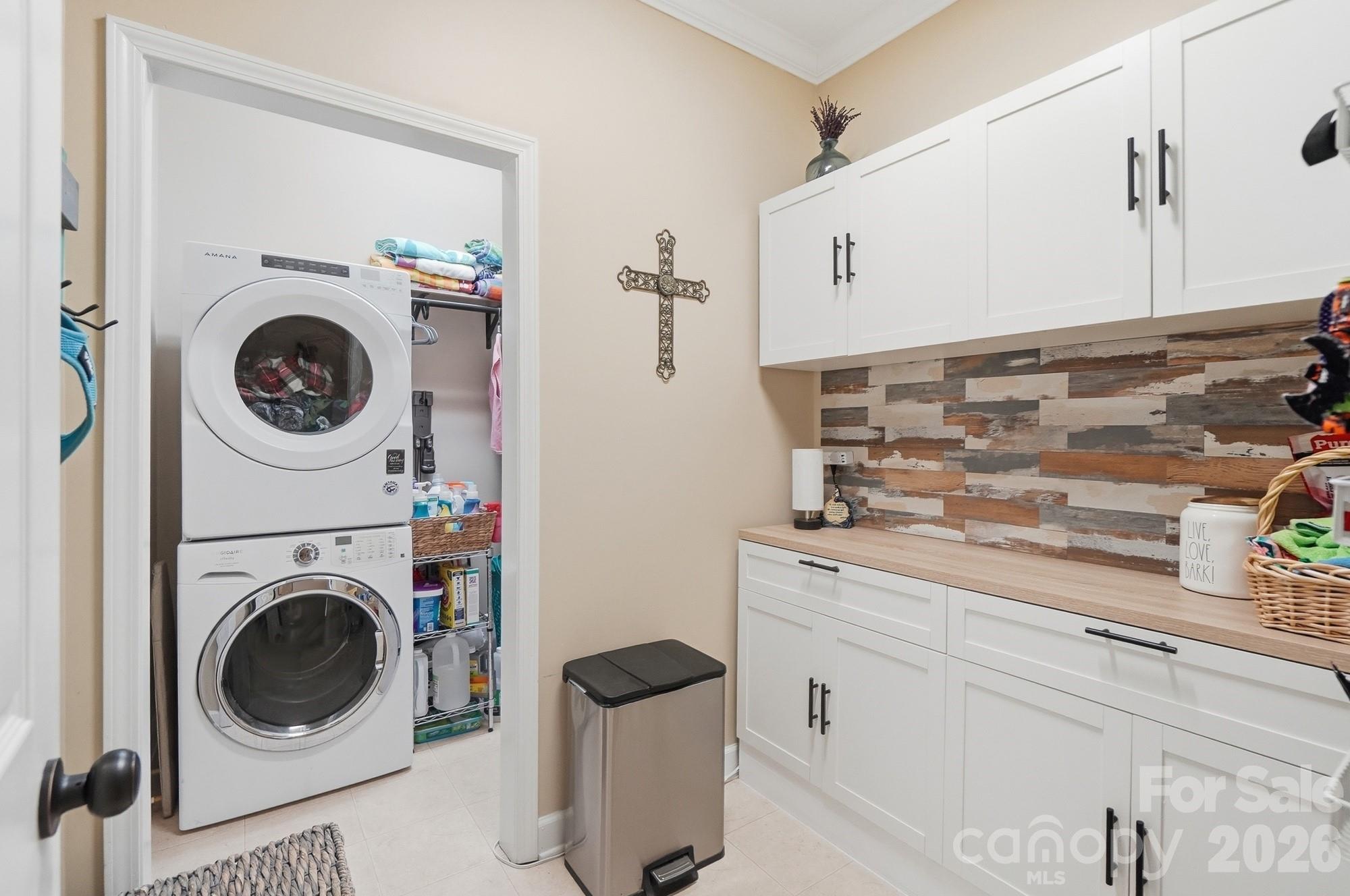 2055 Tiger Paw Lane — York