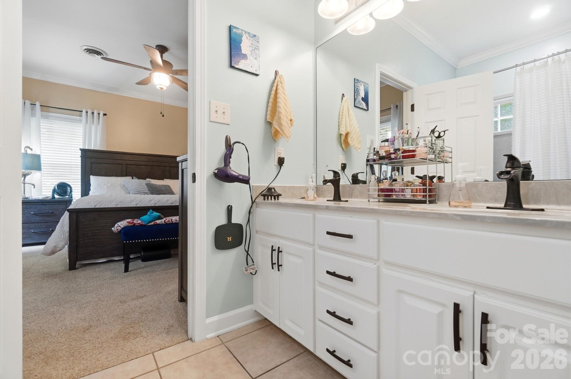 2055 Tiger Paw Lane — York