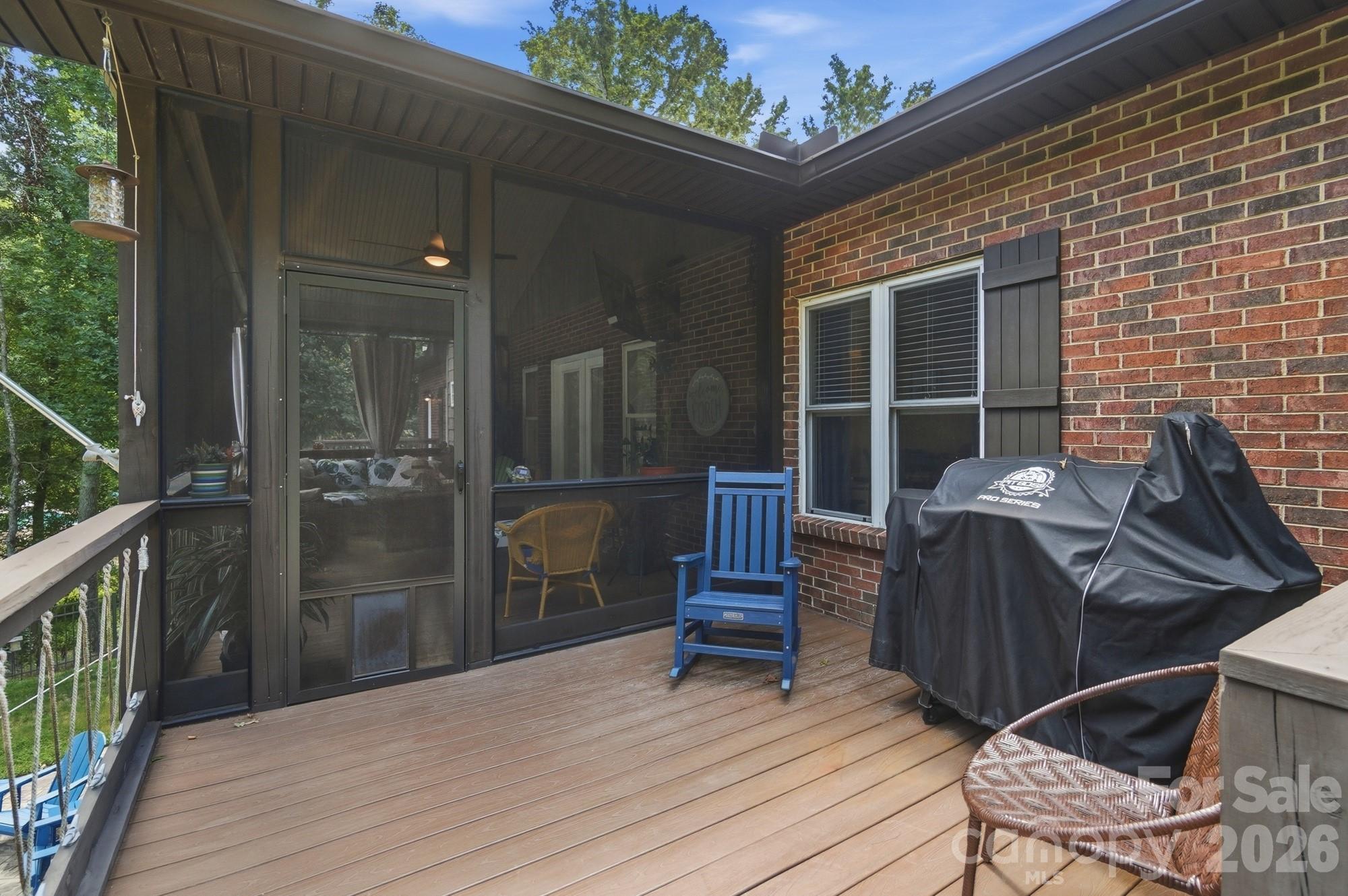 2055 Tiger Paw Lane — York