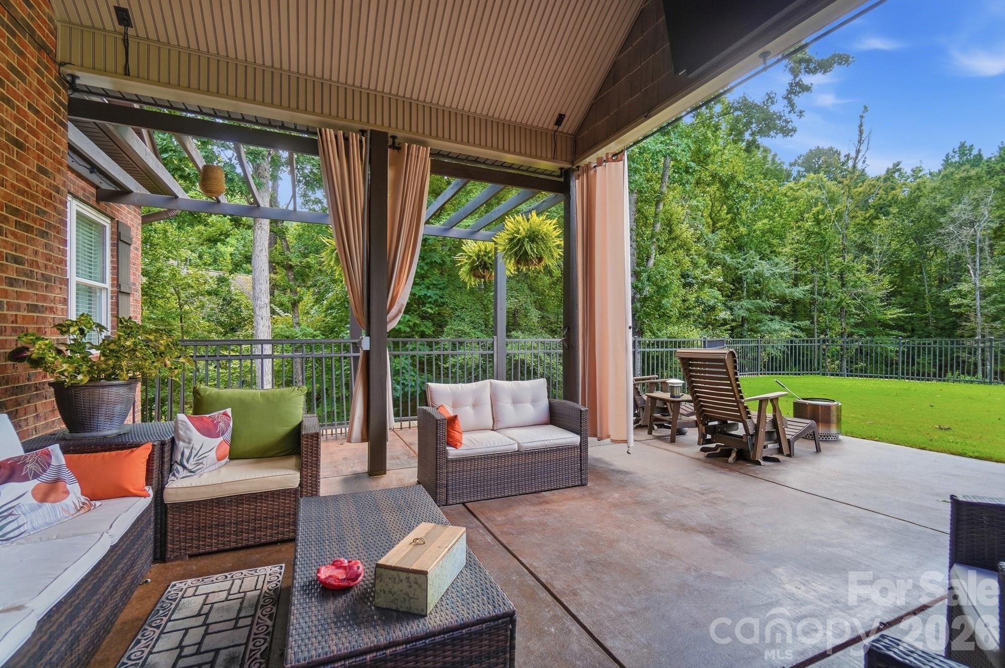 2055 Tiger Paw Lane — York