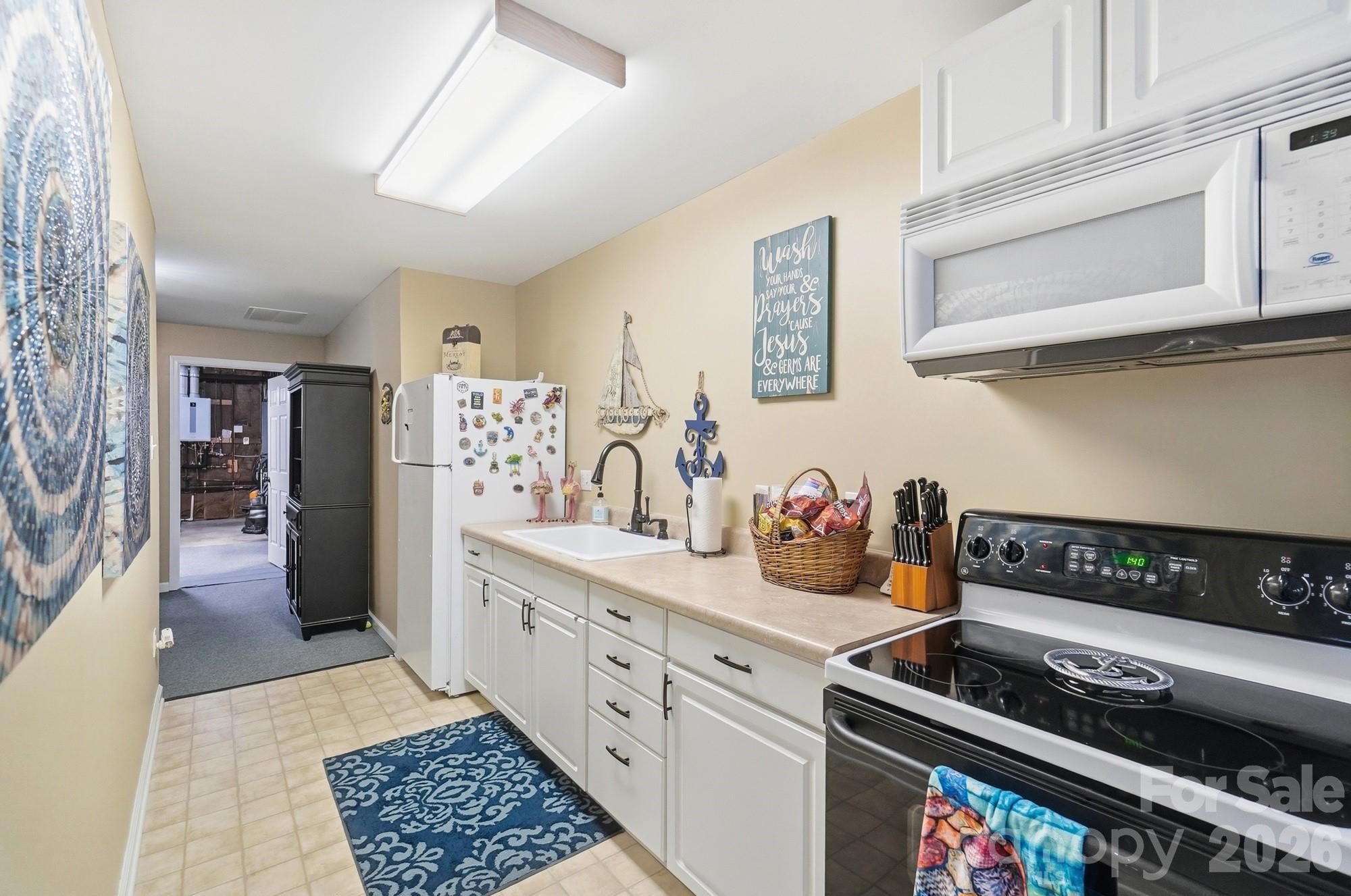 2055 Tiger Paw Lane — York