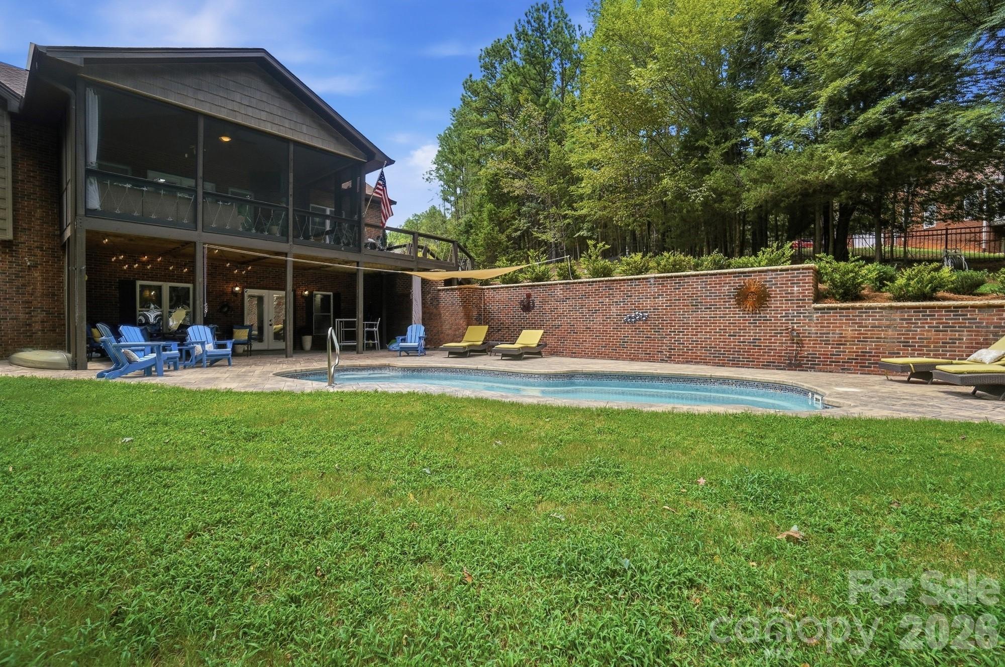 2055 Tiger Paw Lane — York