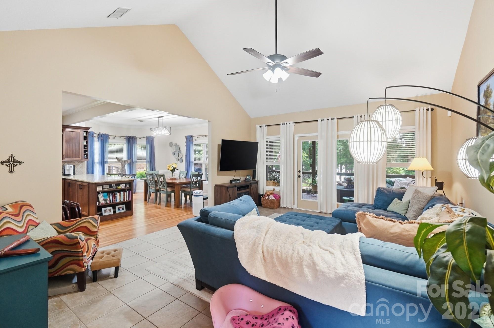 2055 Tiger Paw Lane — York