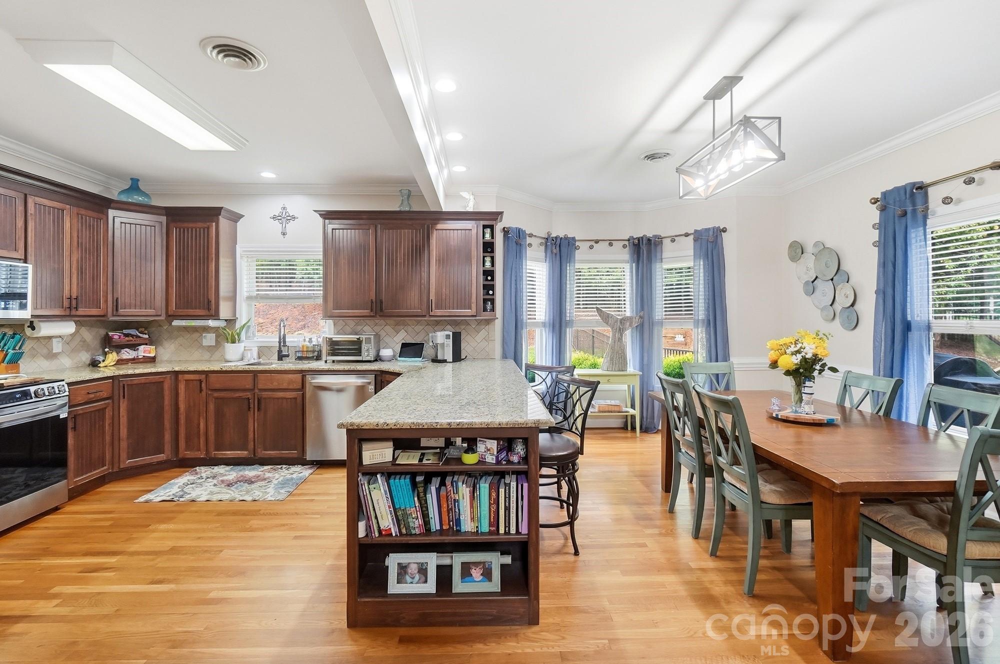 2055 Tiger Paw Lane — York