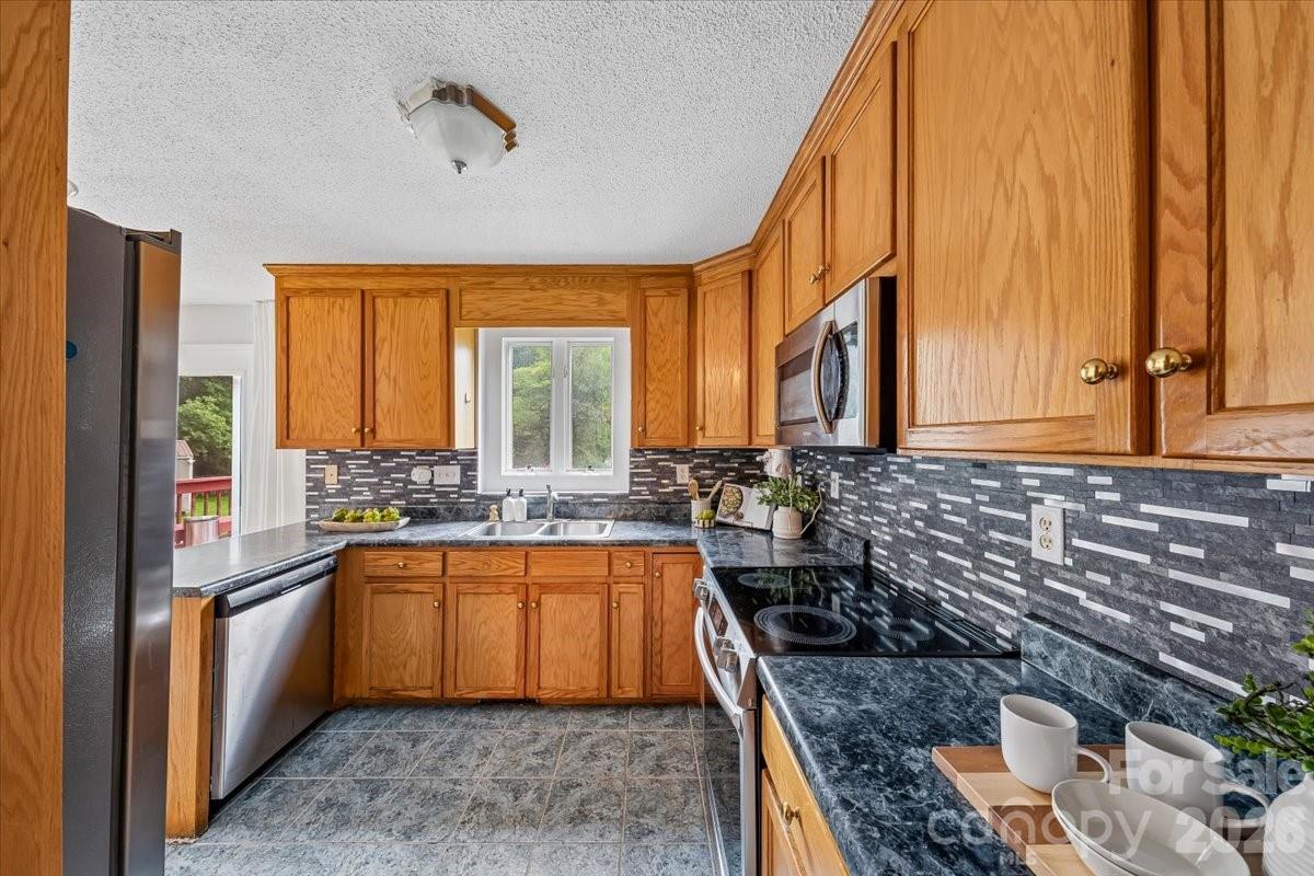 508 Watergate Circle — Gastonia