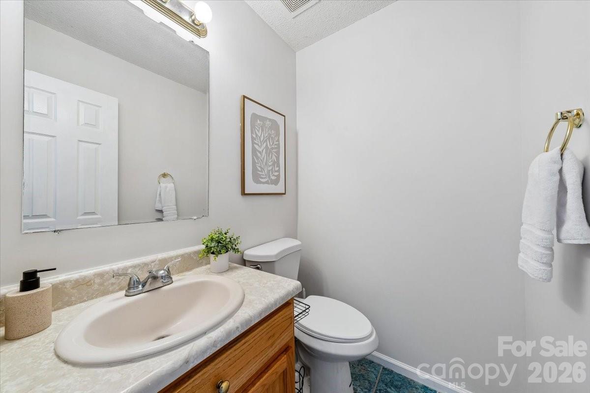 508 Watergate Circle — Gastonia