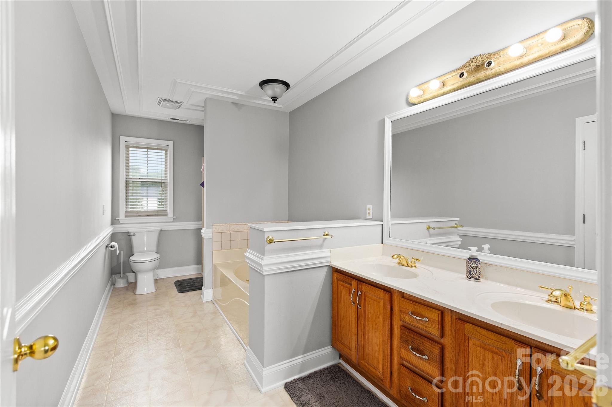 1005 Lisa Run Drive — Kernersville