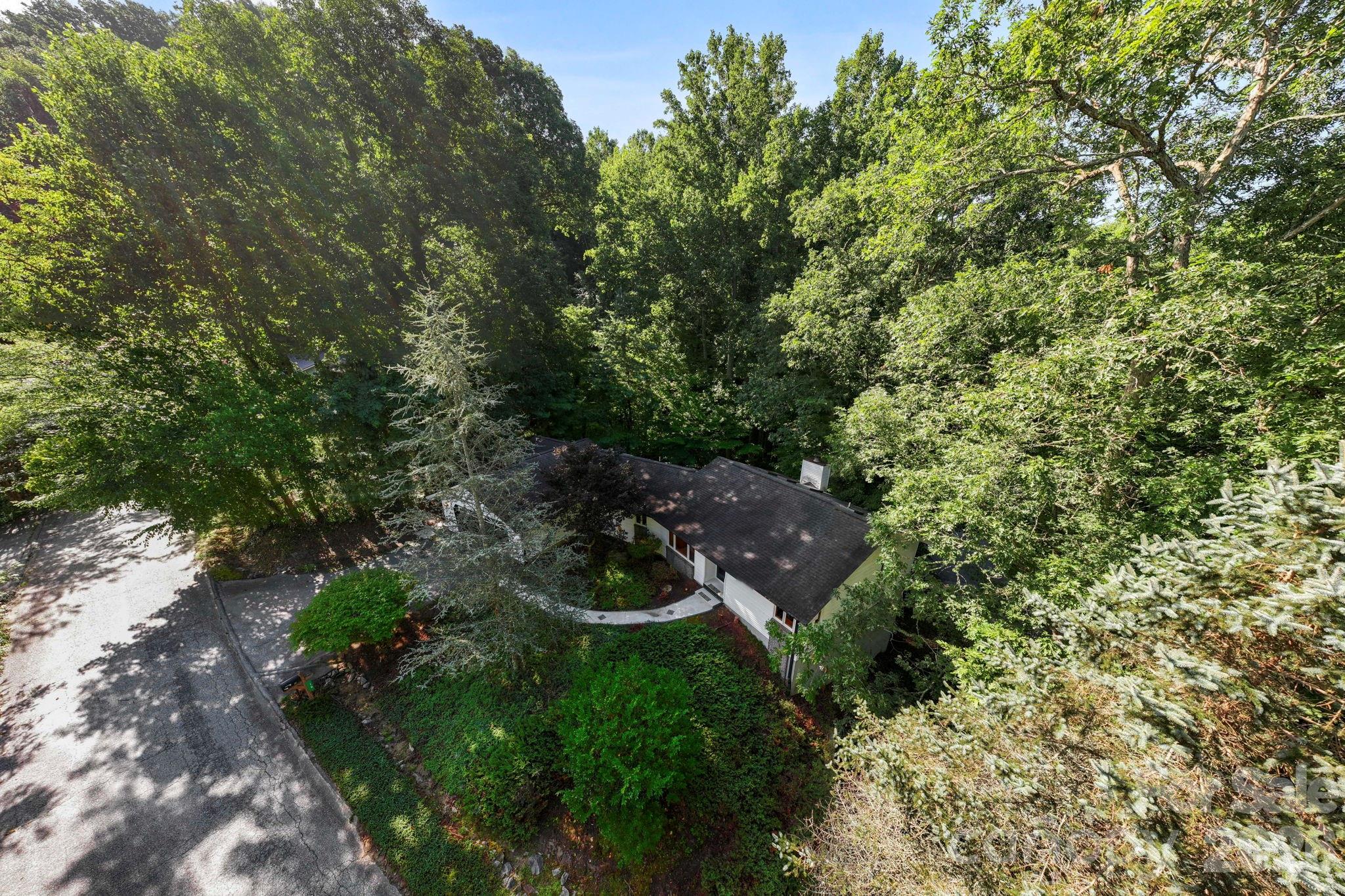 18 E Rosewood Trail — Hendersonville