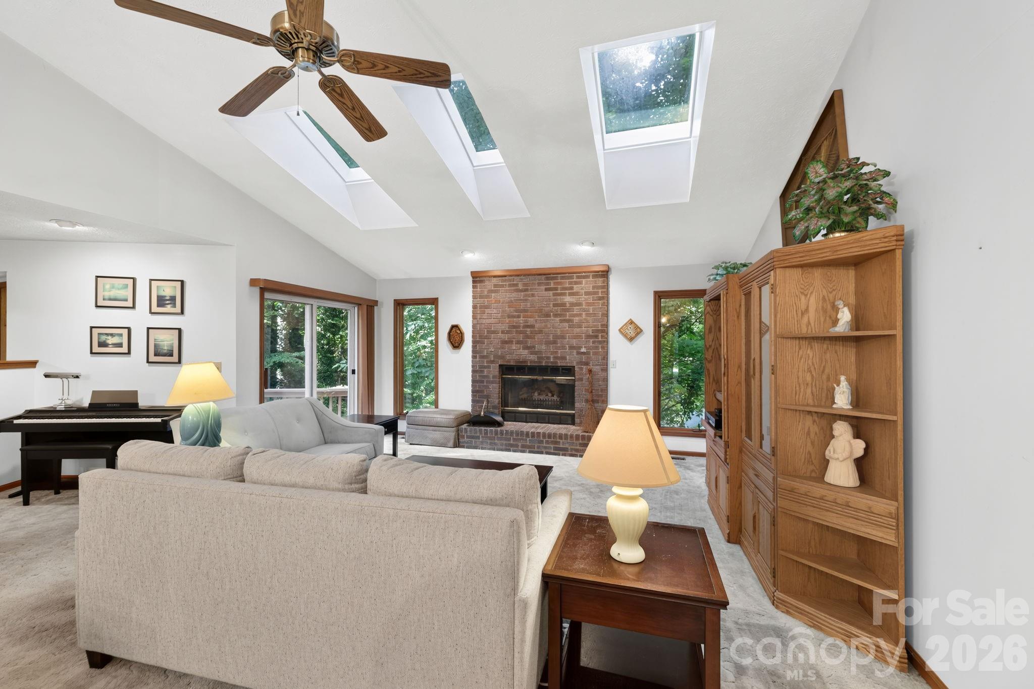 18 E Rosewood Trail — Hendersonville