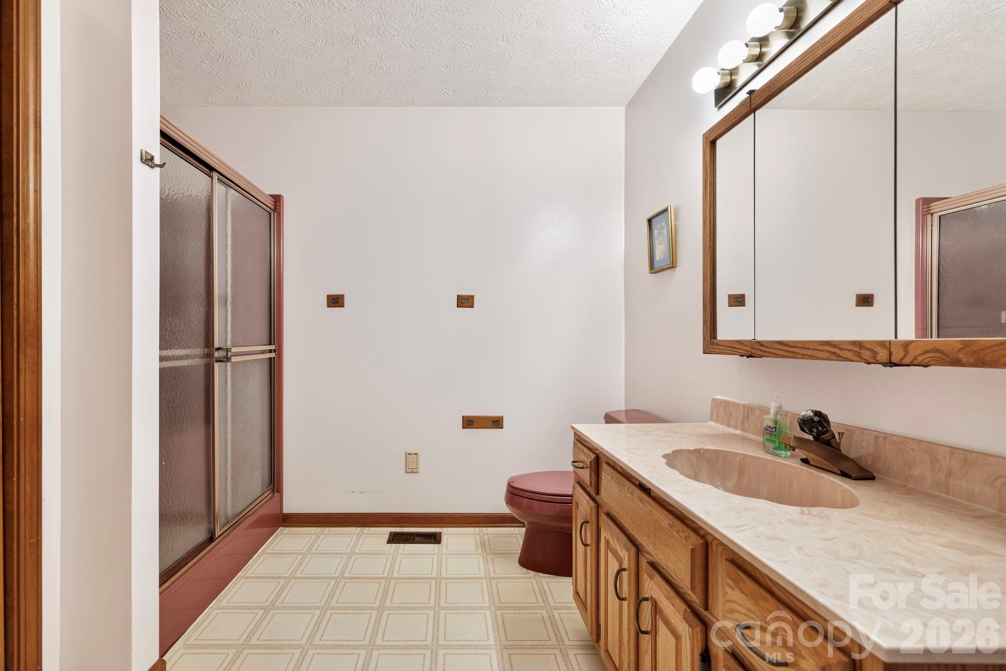 18 E Rosewood Trail — Hendersonville