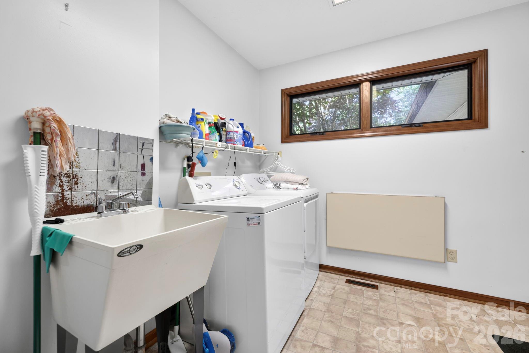 18 E Rosewood Trail — Hendersonville