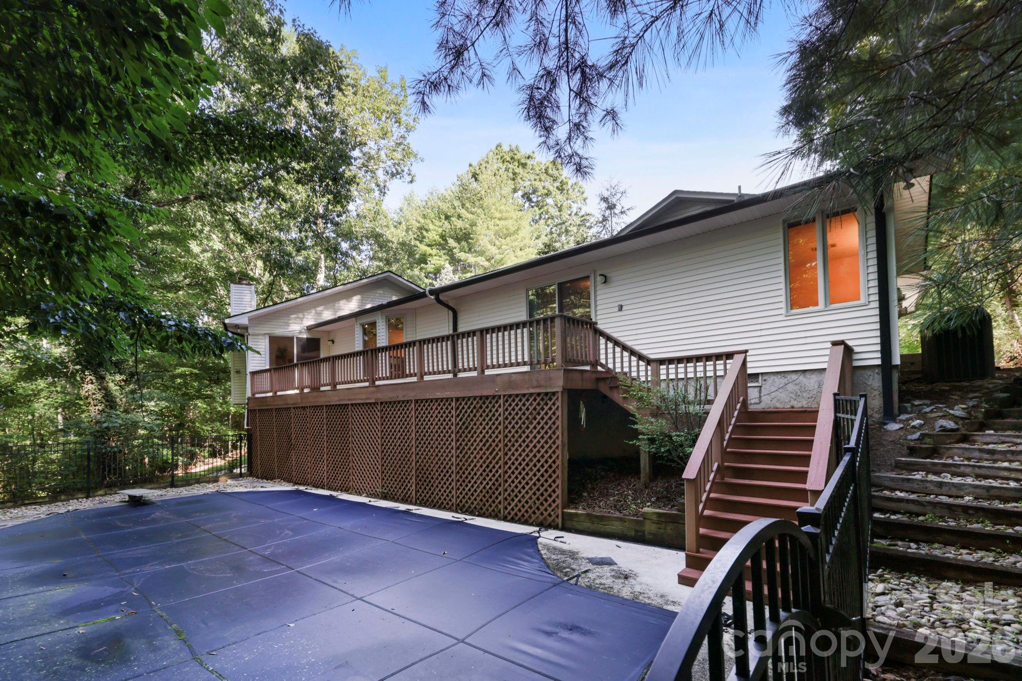18 E Rosewood Trail — Hendersonville