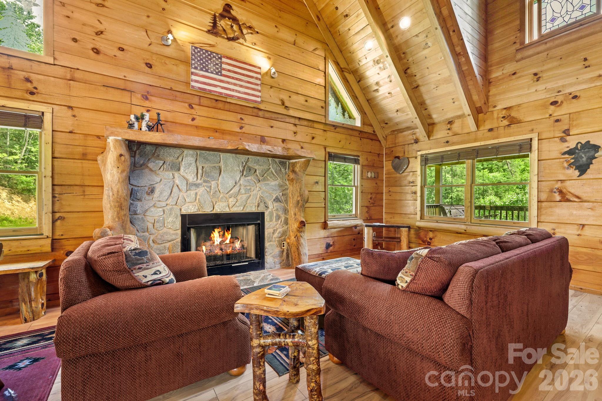 2560 Round Hill Road — Bryson City