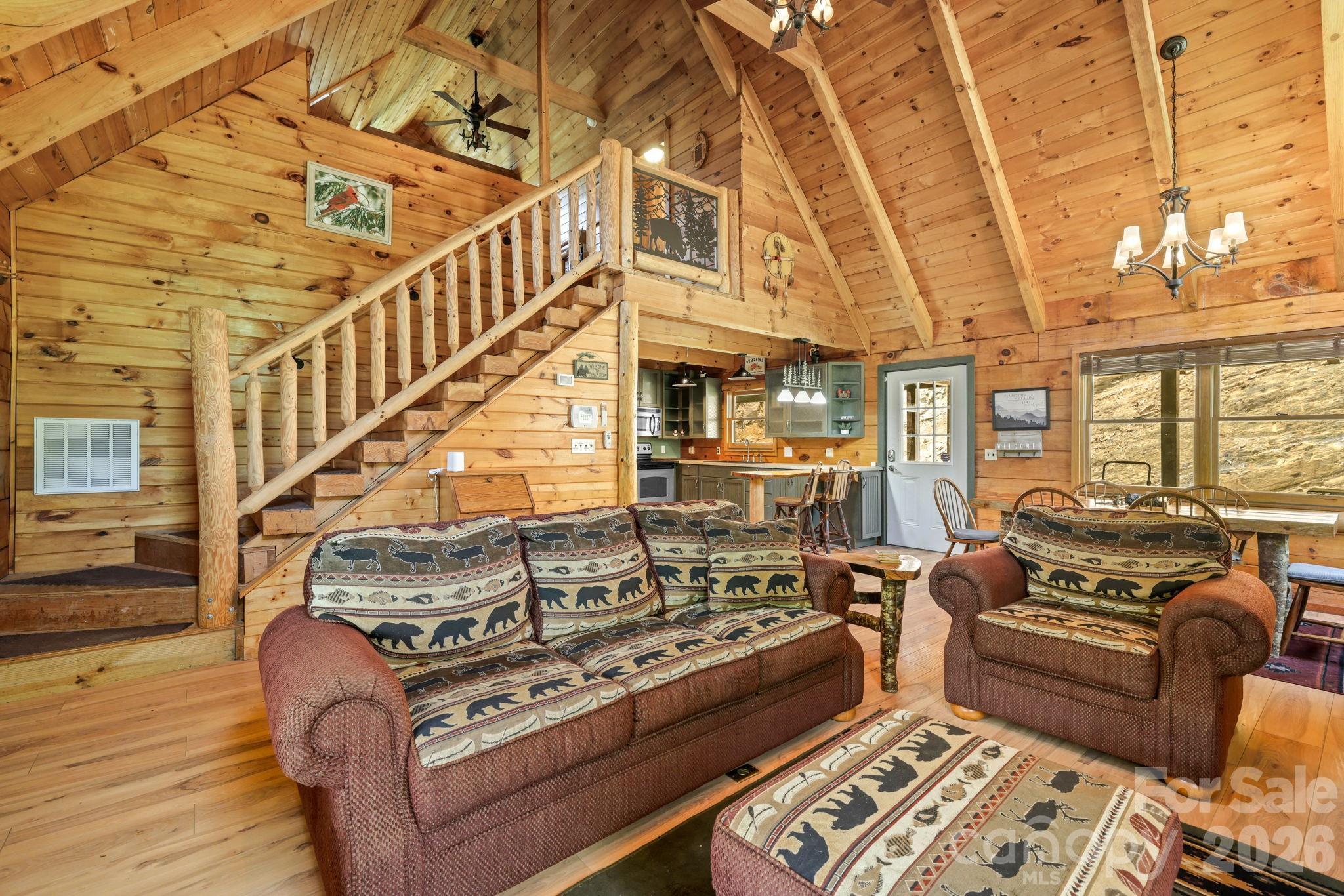 2560 Round Hill Road — Bryson City