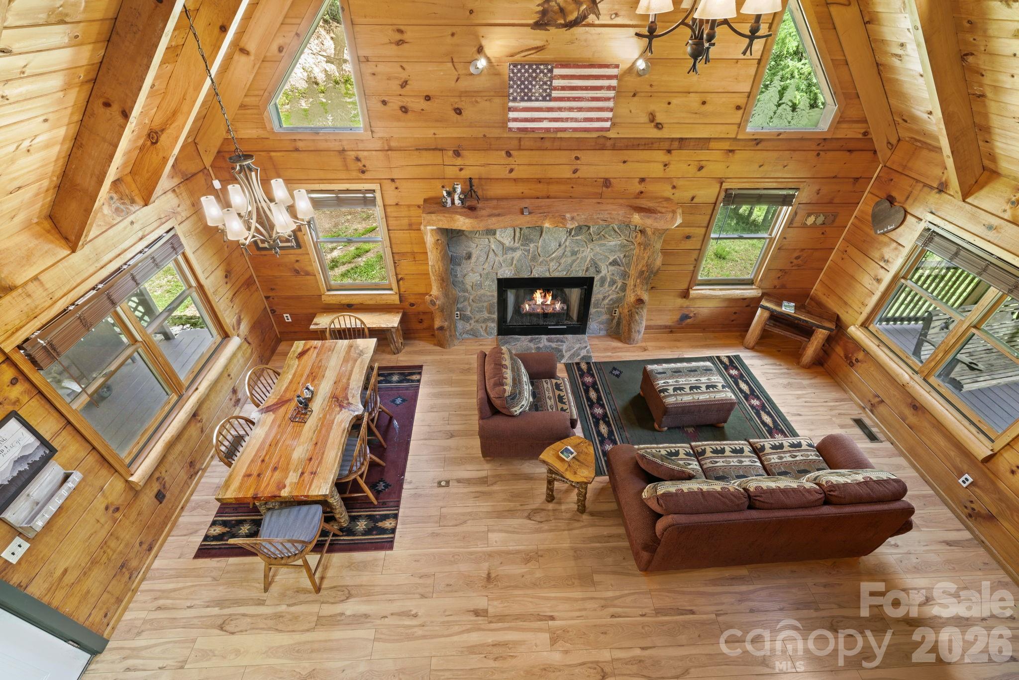2560 Round Hill Road — Bryson City