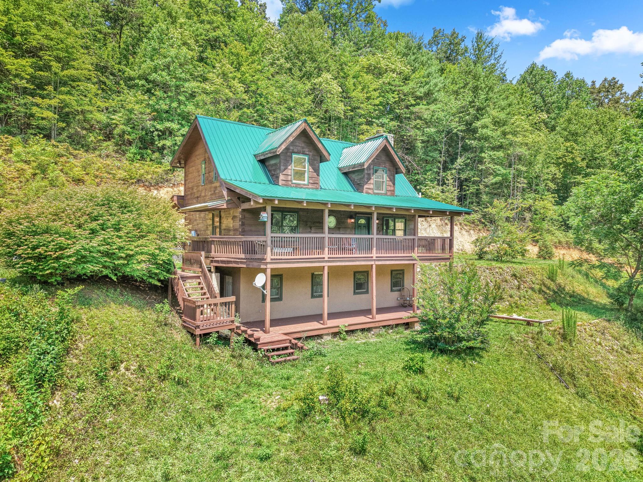 2560 Round Hill Road — Bryson City