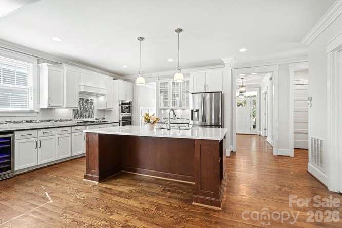 163 N Canterbury Road — Charlotte