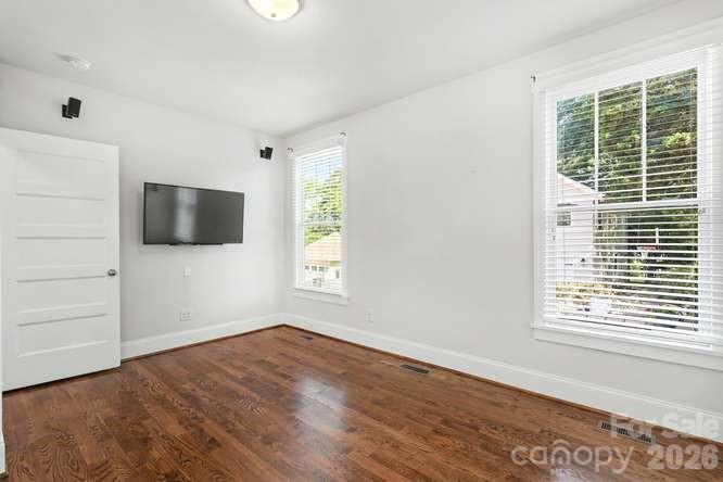 163 N Canterbury Road — Charlotte