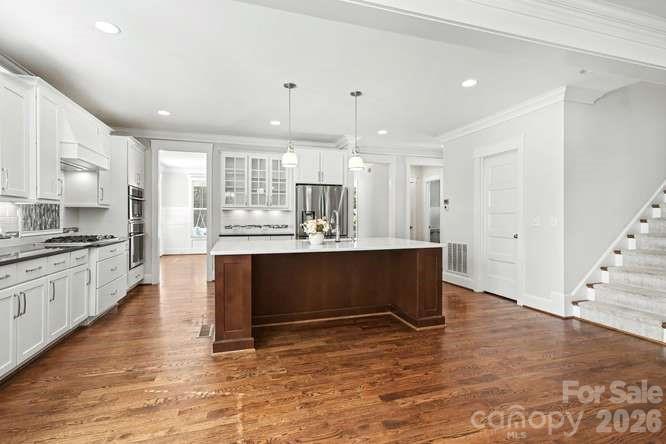163 N Canterbury Road — Charlotte