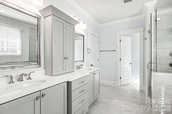 163 N Canterbury Road — Charlotte