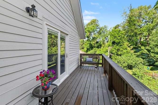 163 N Canterbury Road — Charlotte
