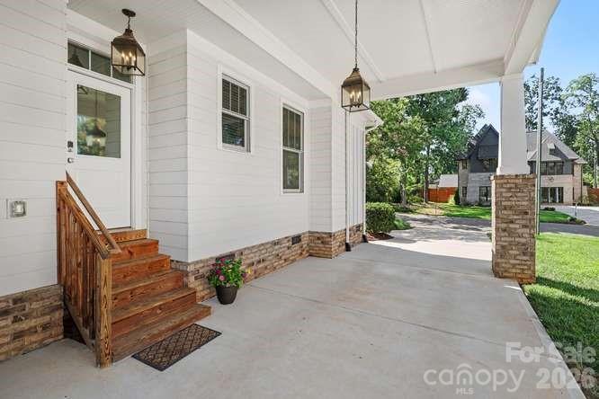 163 N Canterbury Road — Charlotte