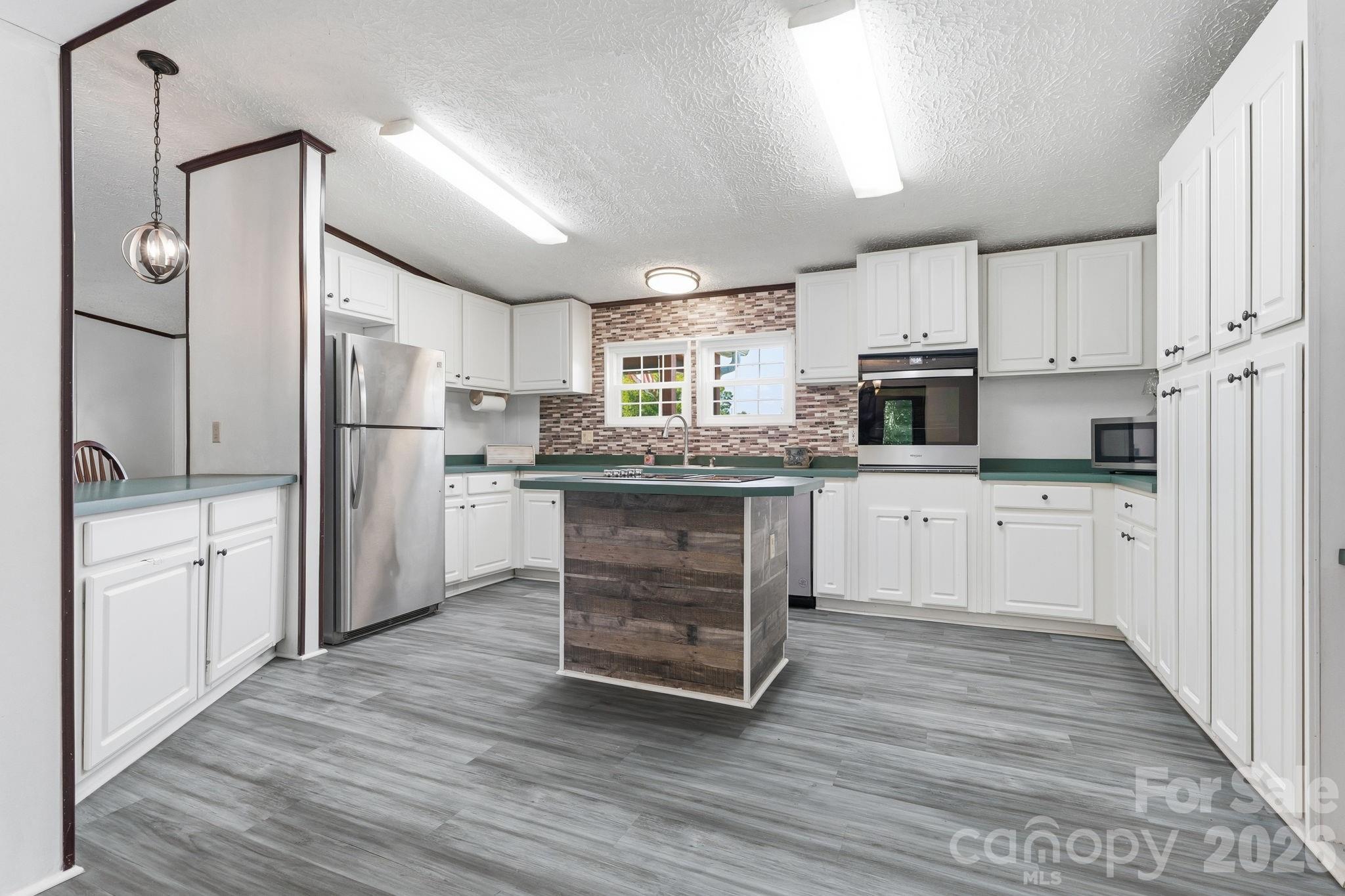 3307 Baltimore Road — East Bend